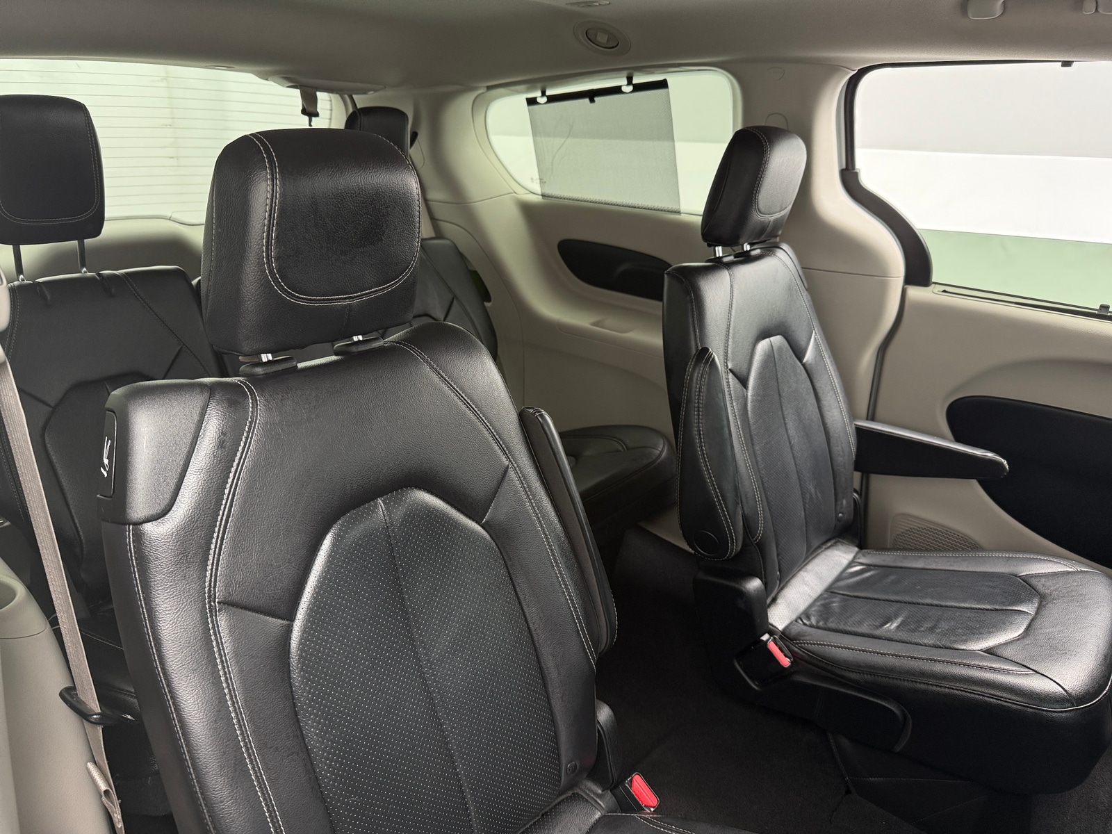 Thumbnail: 2022 Chrysler Pacifica - 5