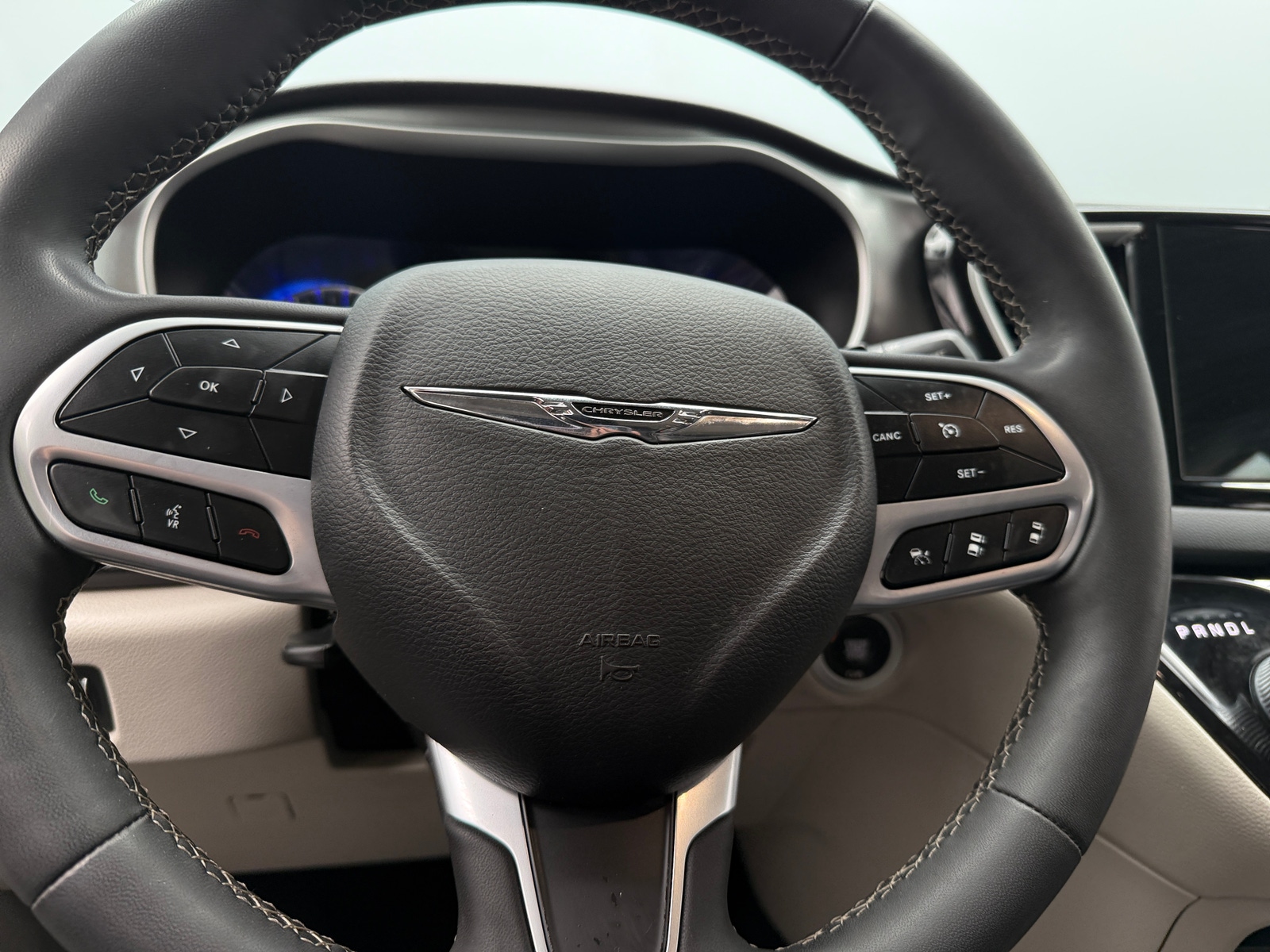 Thumbnail: 2022 Chrysler Pacifica - 4