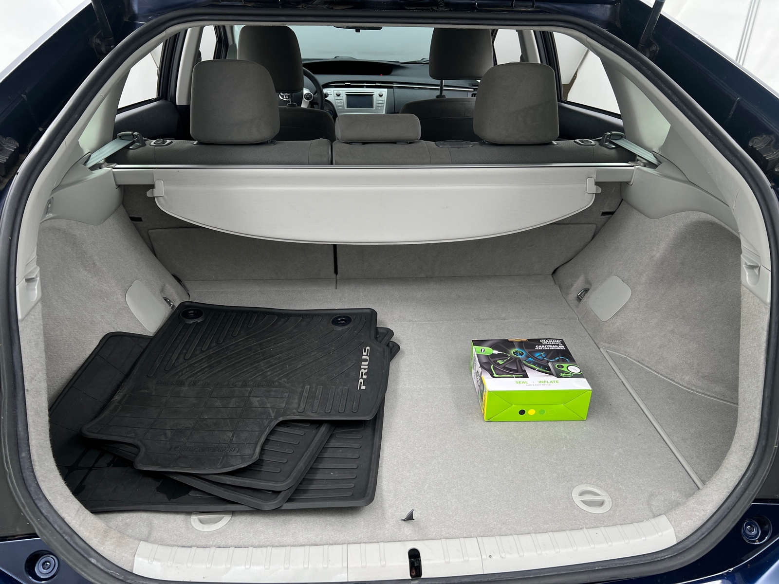 Thumbnail: 2015 Toyota Prius - 7