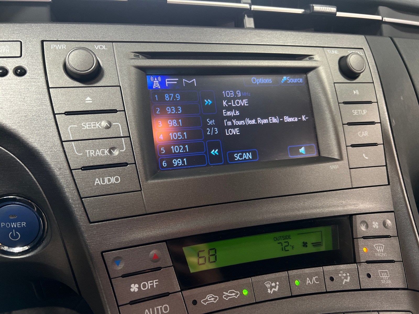 Thumbnail: 2015 Toyota Prius - 4