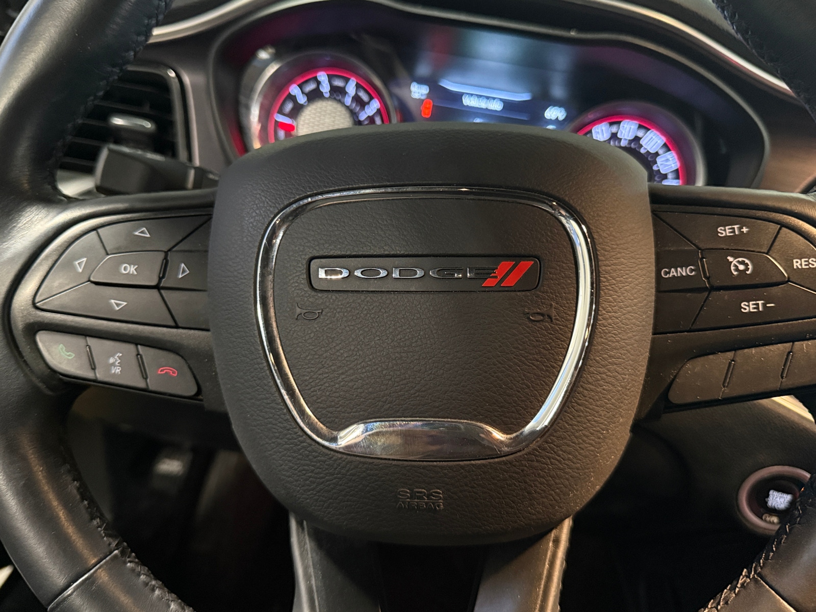 Thumbnail: 2017 Dodge Challenger - 4