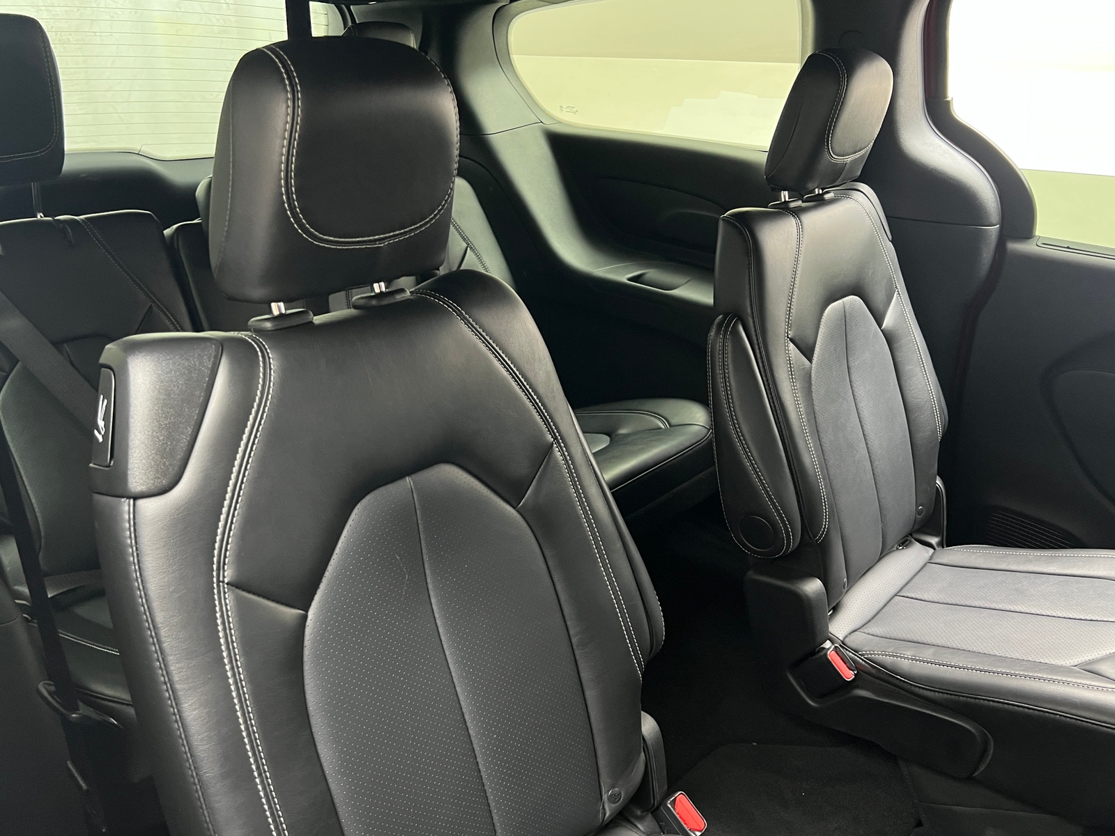 Thumbnail: 2025 Chrysler Pacifica - 5