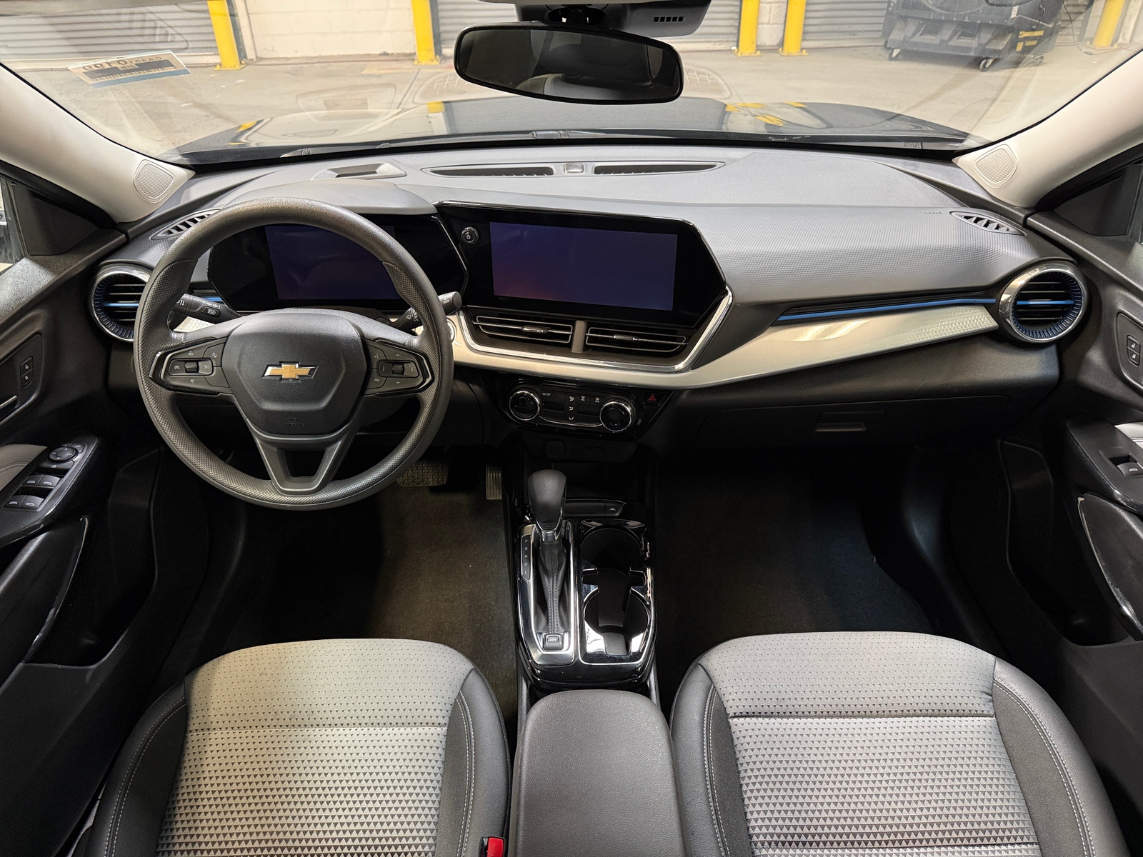 Thumbnail: 2025 Chevrolet Trax - 3