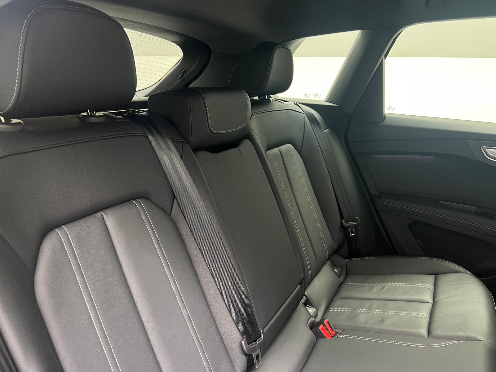 Thumbnail: 2023 Audi Q4 e-tron - 5