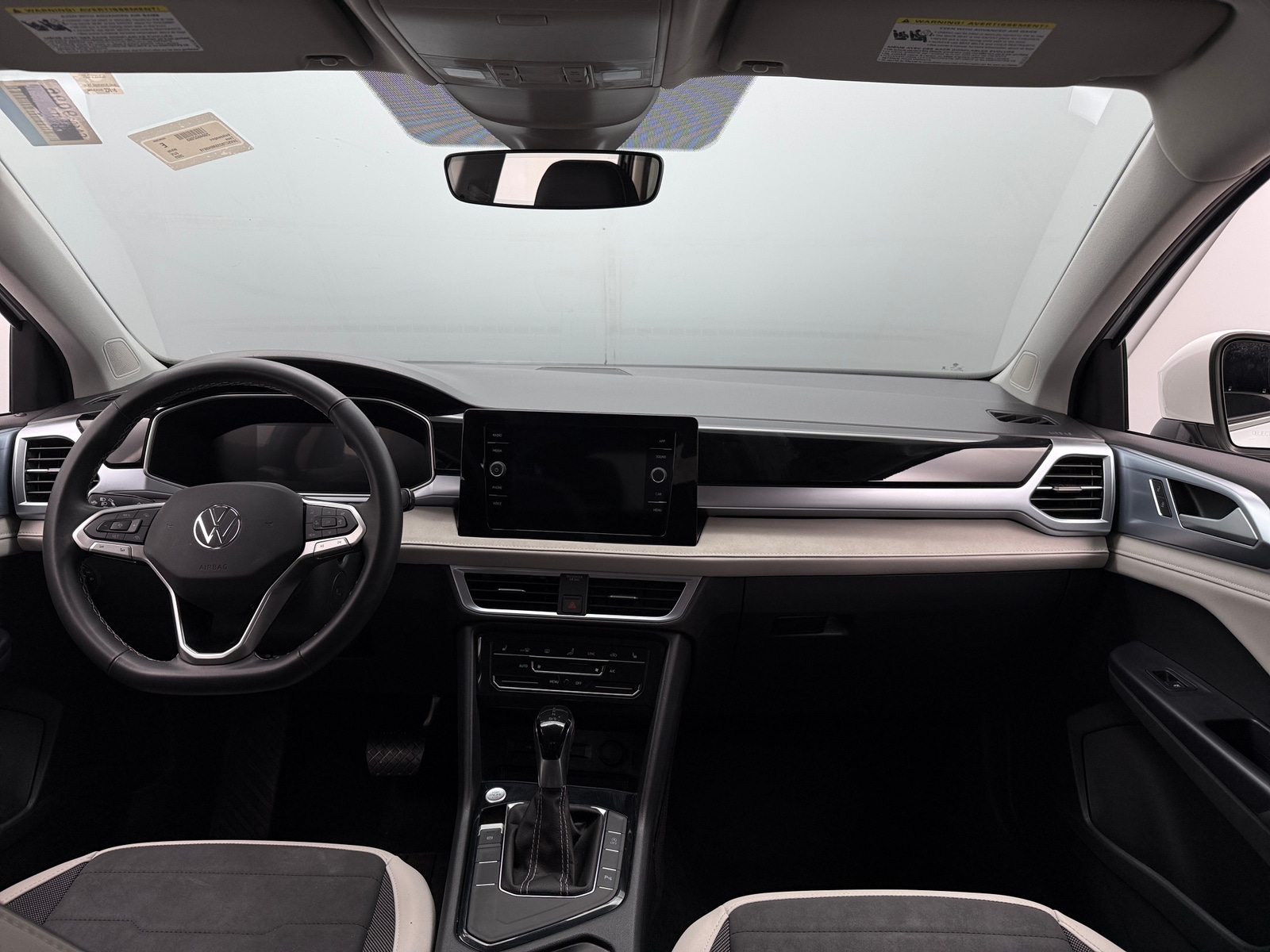 Thumbnail: 2025 Volkswagen Taos - 2