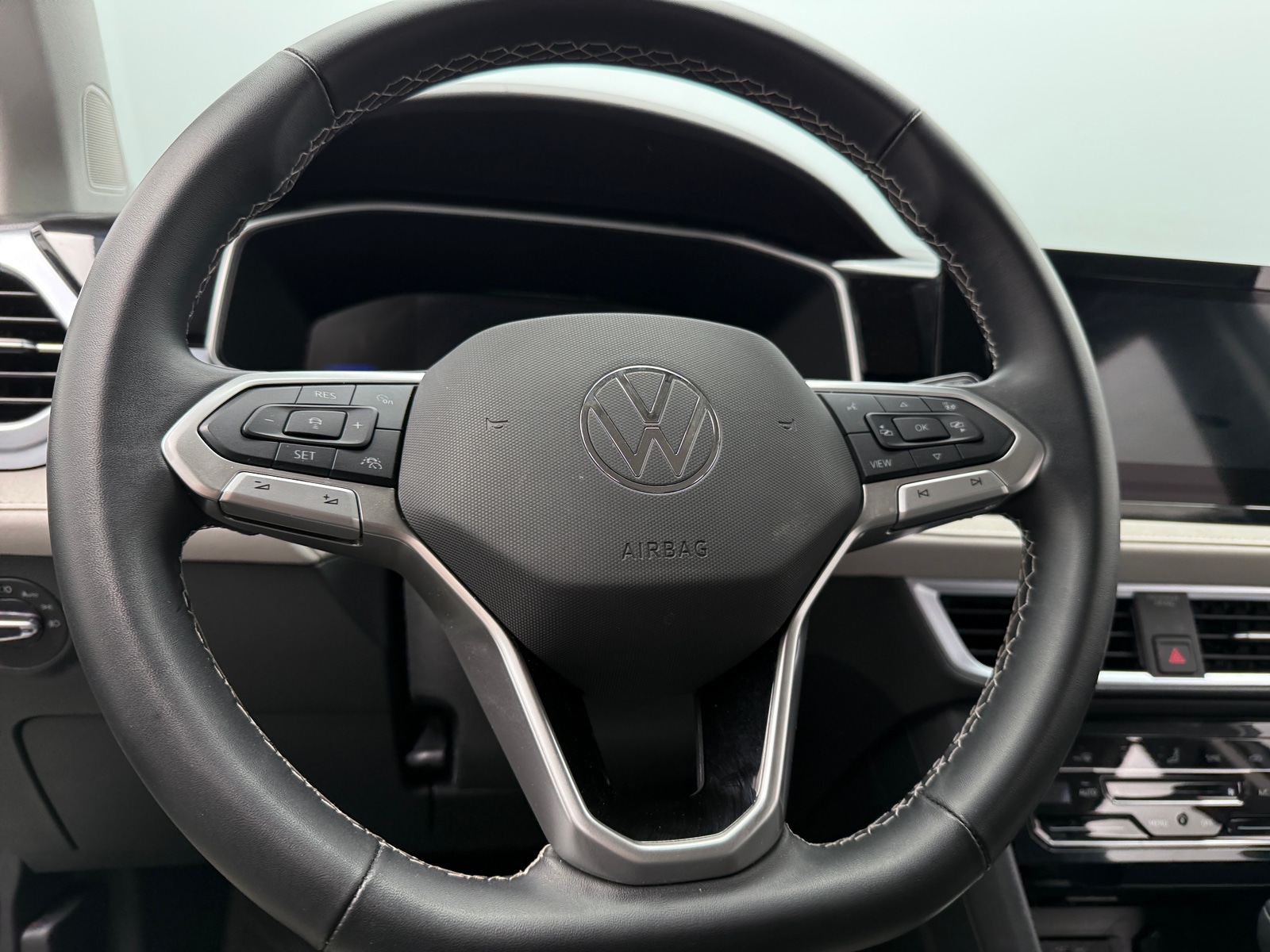 Thumbnail: 2025 Volkswagen Taos - 4