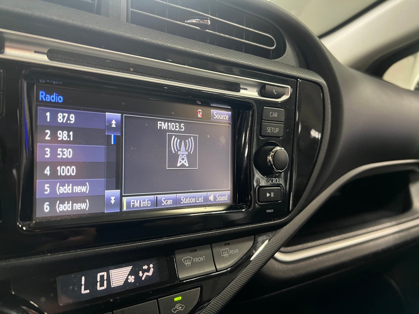 Thumbnail: 2017 Toyota Prius c - 4