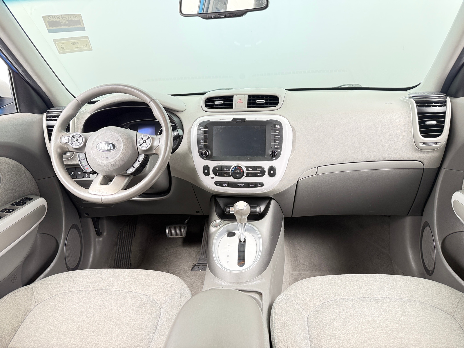 Thumbnail: 2017 Kia Soul EV - 3