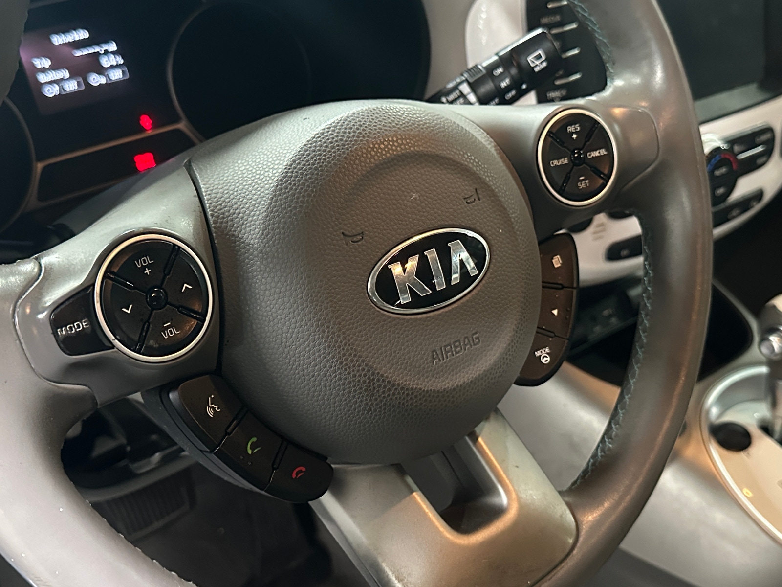 Thumbnail: 2017 Kia Soul EV - 5