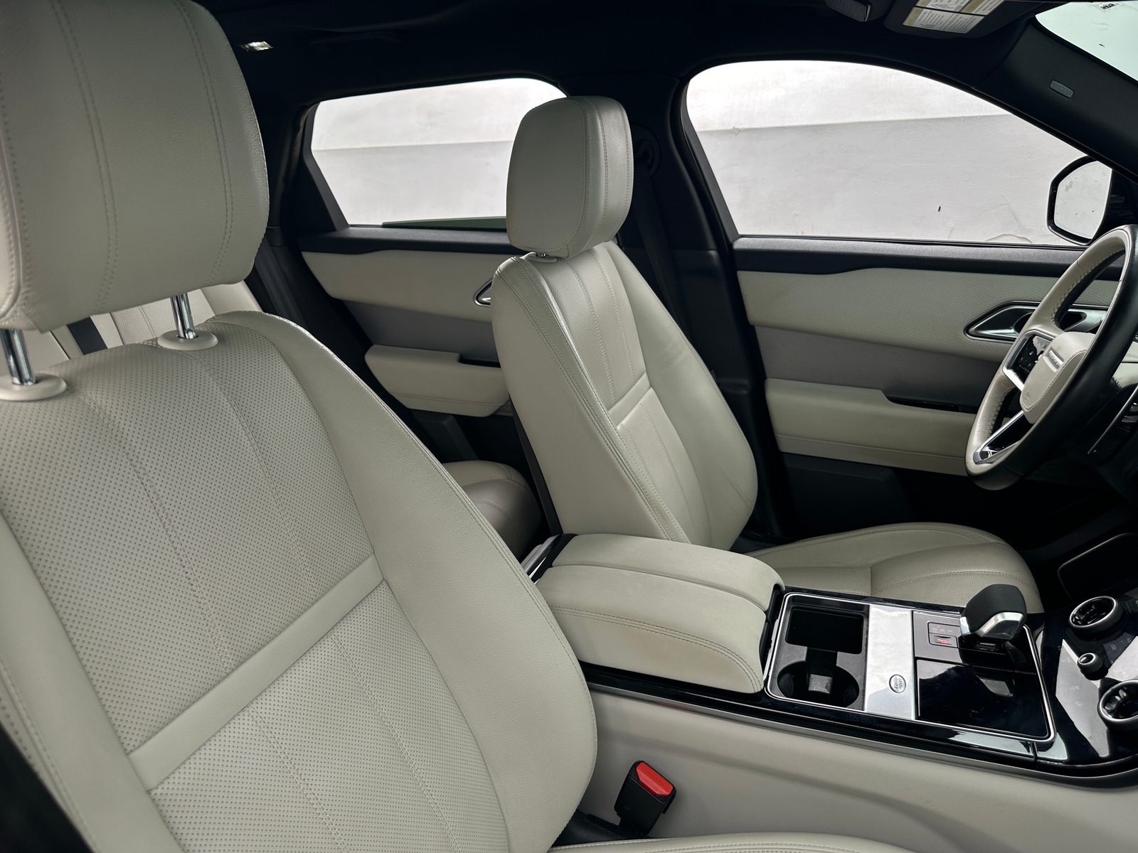 Thumbnail: 2022 Land Rover Range Rover Velar - 2