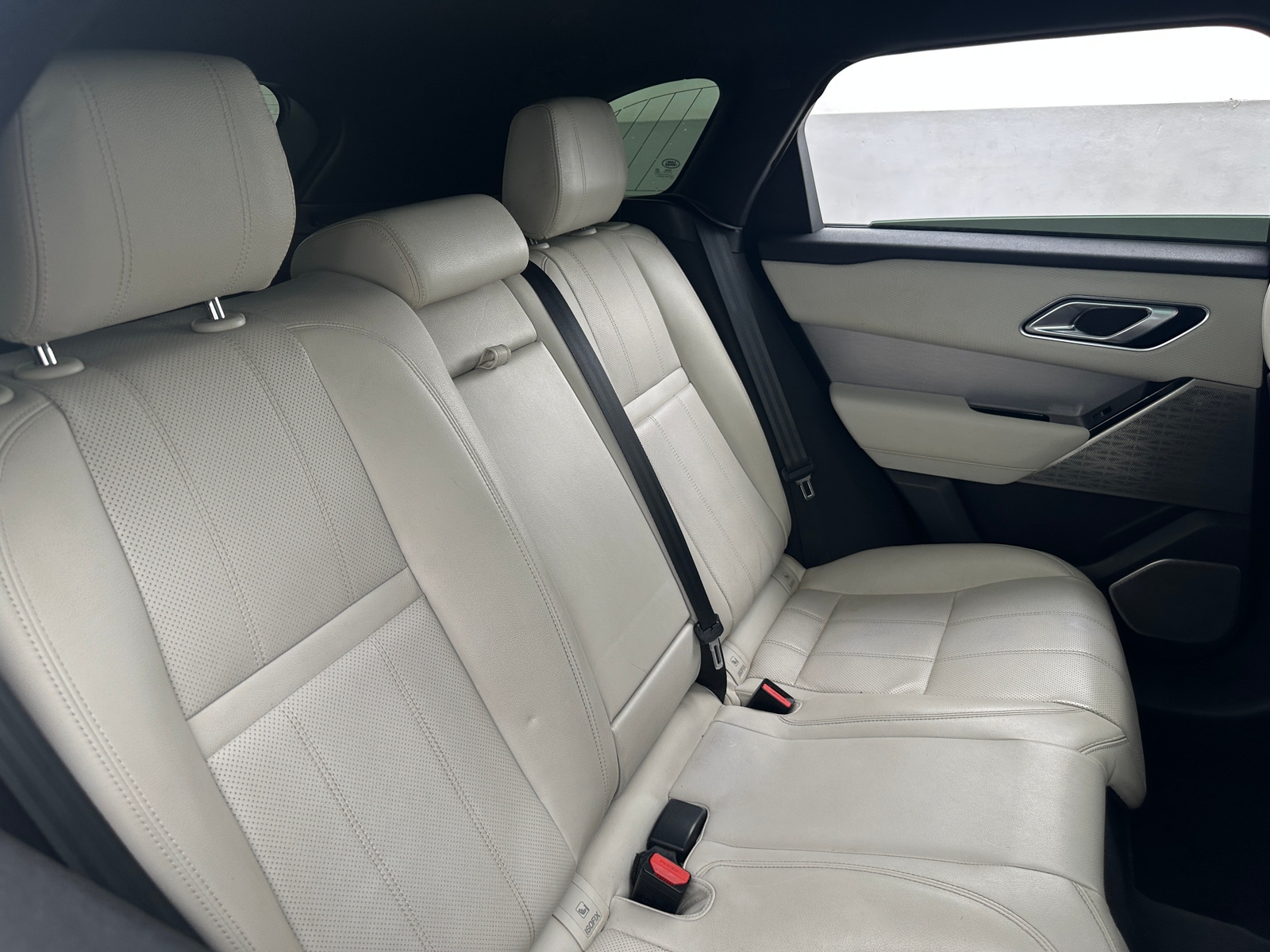 Thumbnail: 2022 Land Rover Range Rover Velar - 6