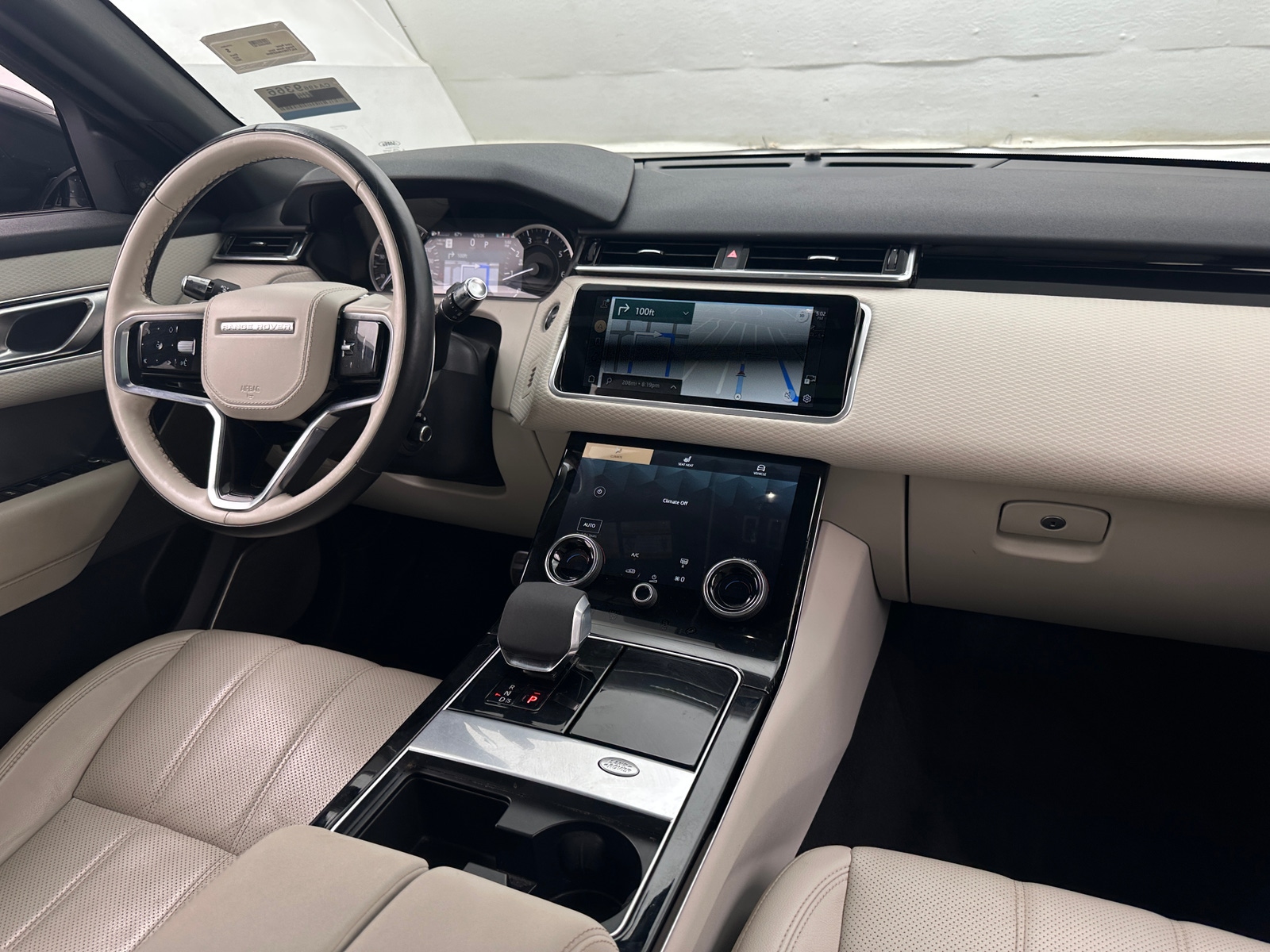 Thumbnail: 2022 Land Rover Range Rover Velar - 3