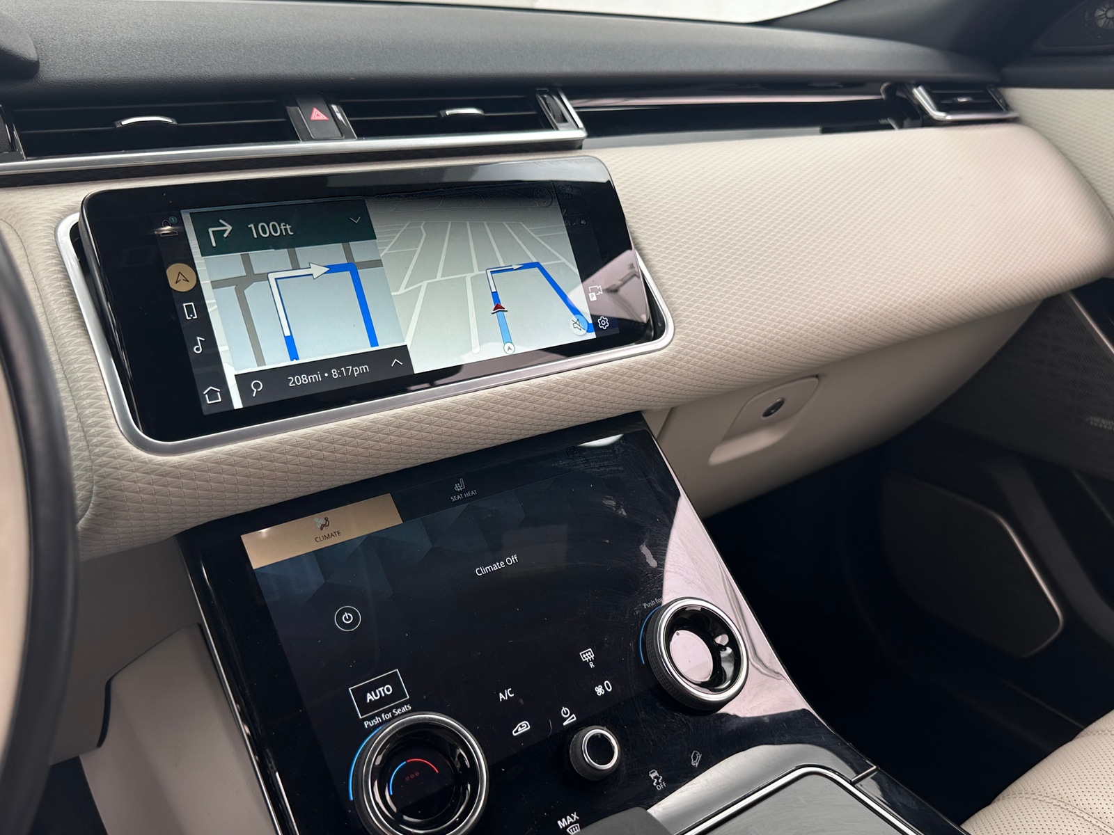 Thumbnail: 2022 Land Rover Range Rover Velar - 4