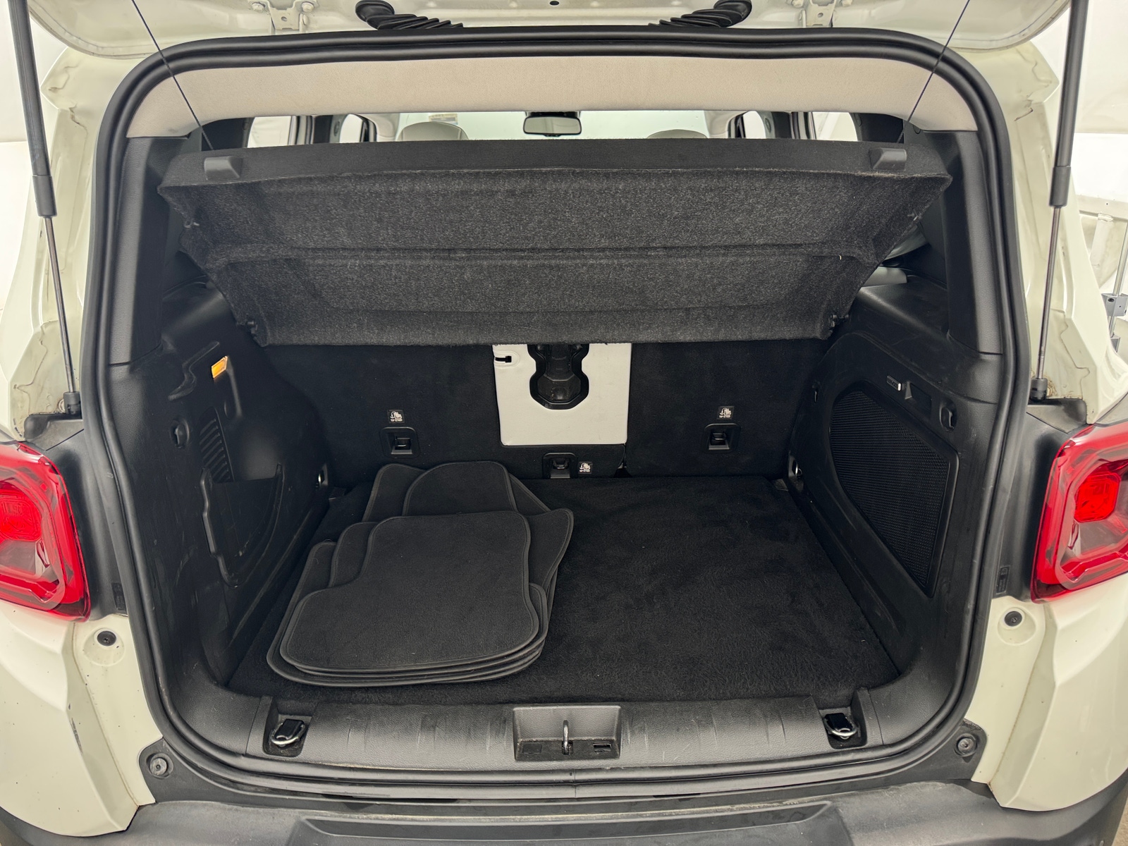 Thumbnail: 2021 Jeep Renegade - 6