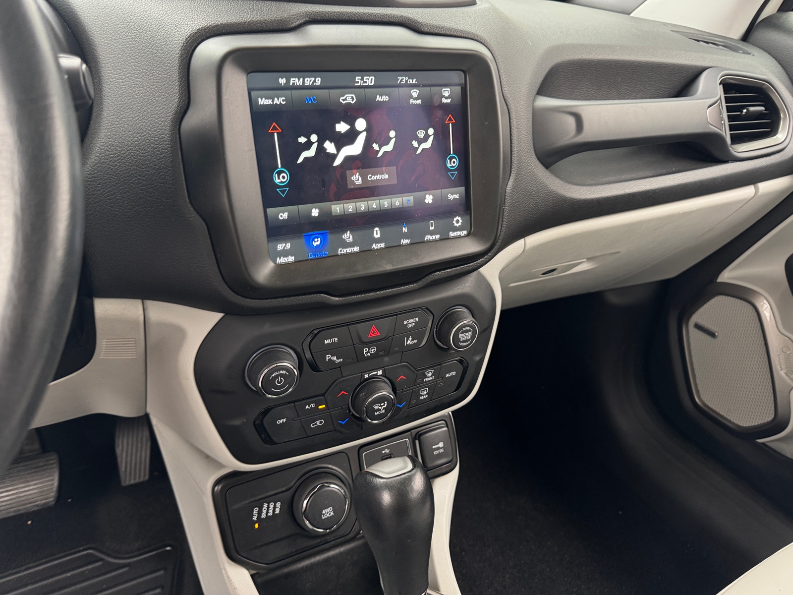 Thumbnail: 2021 Jeep Renegade - 3