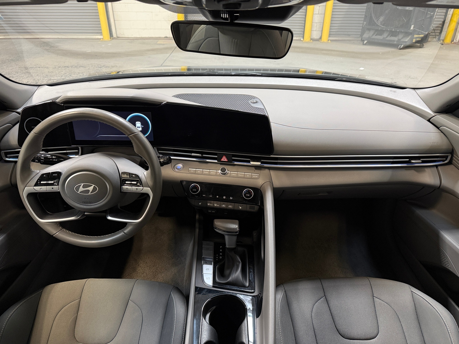 Thumbnail: 2025 Hyundai Elantra - 3