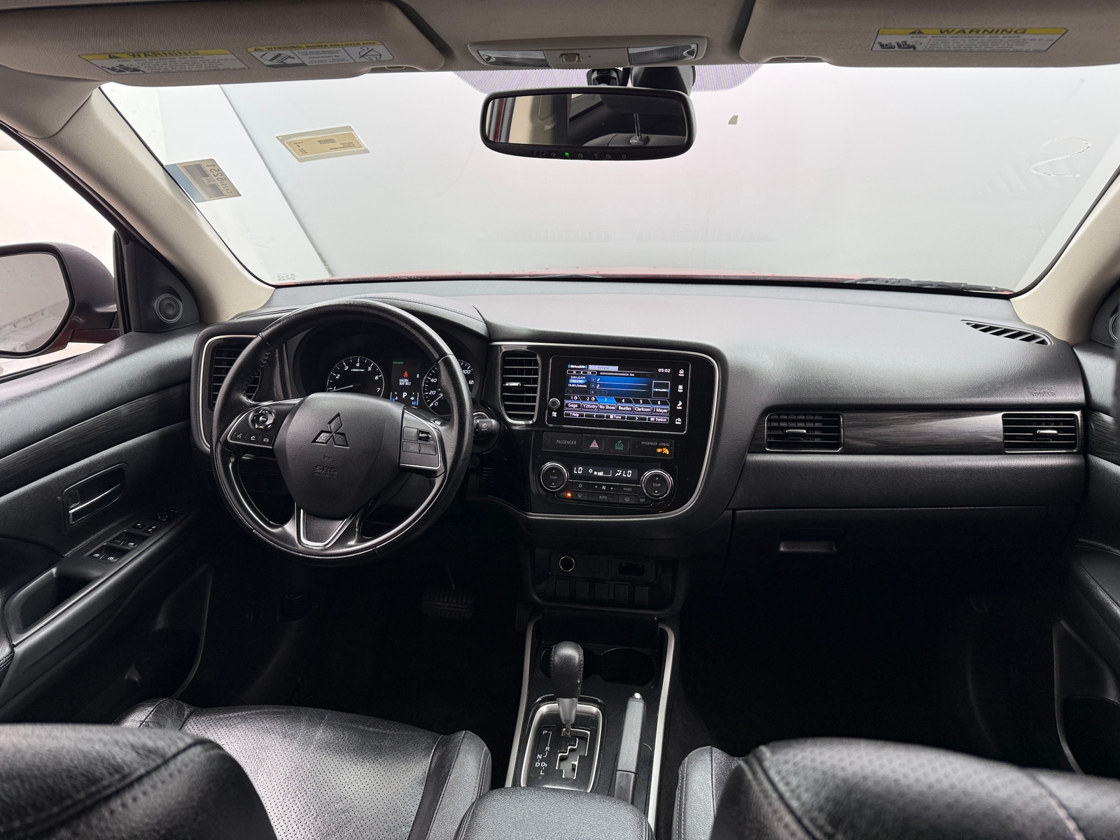 Thumbnail: 2017 Mitsubishi Outlander - 2