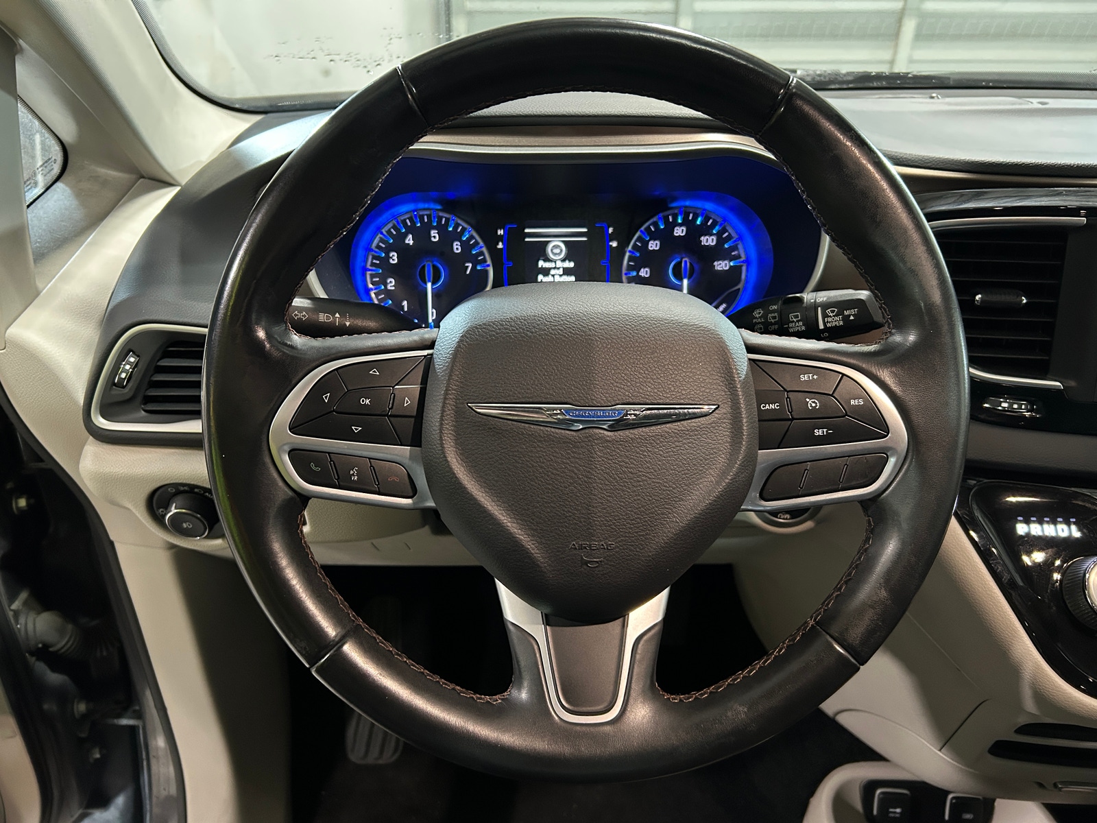 Thumbnail: 2018 Chrysler Pacifica - 4