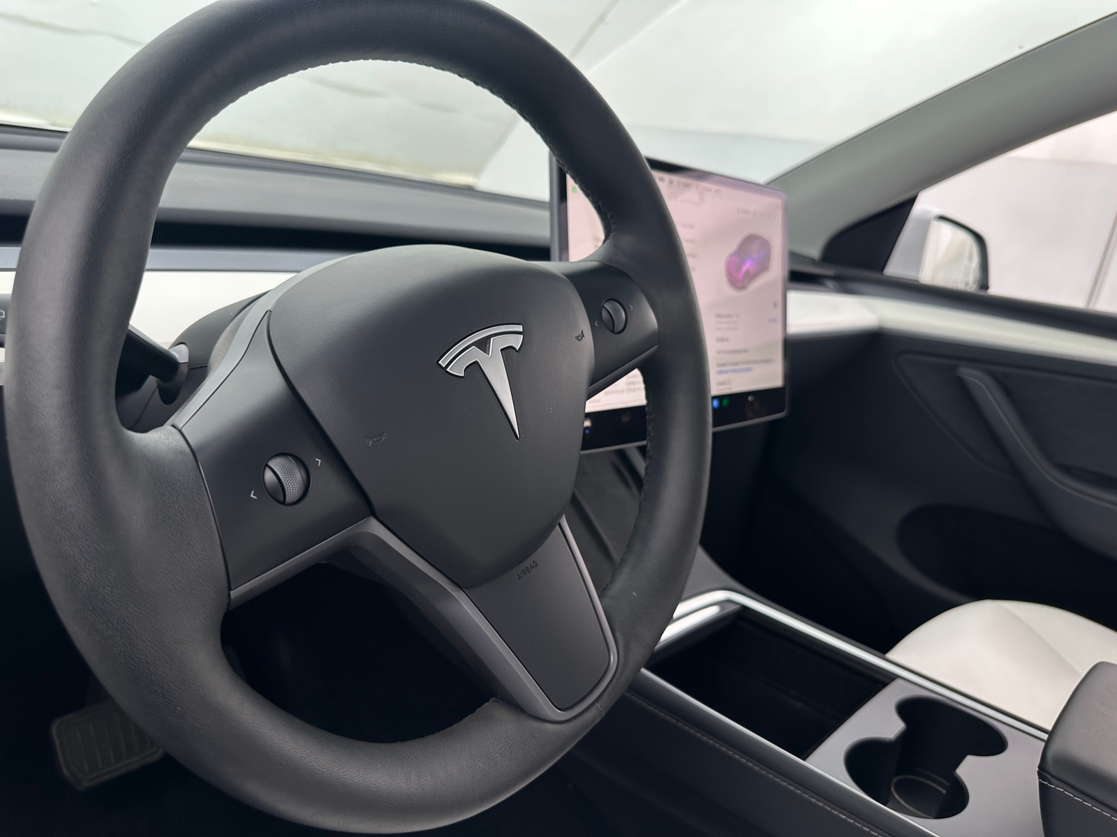Thumbnail: 2023 Tesla Model Y - 4