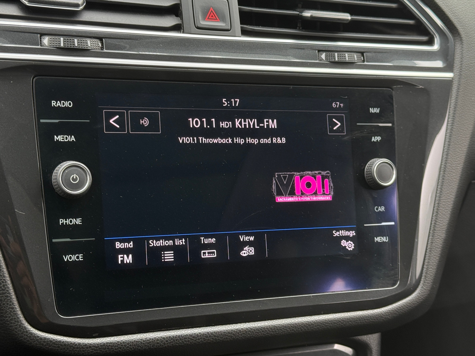 Thumbnail: 2019 Volkswagen Tiguan - 3