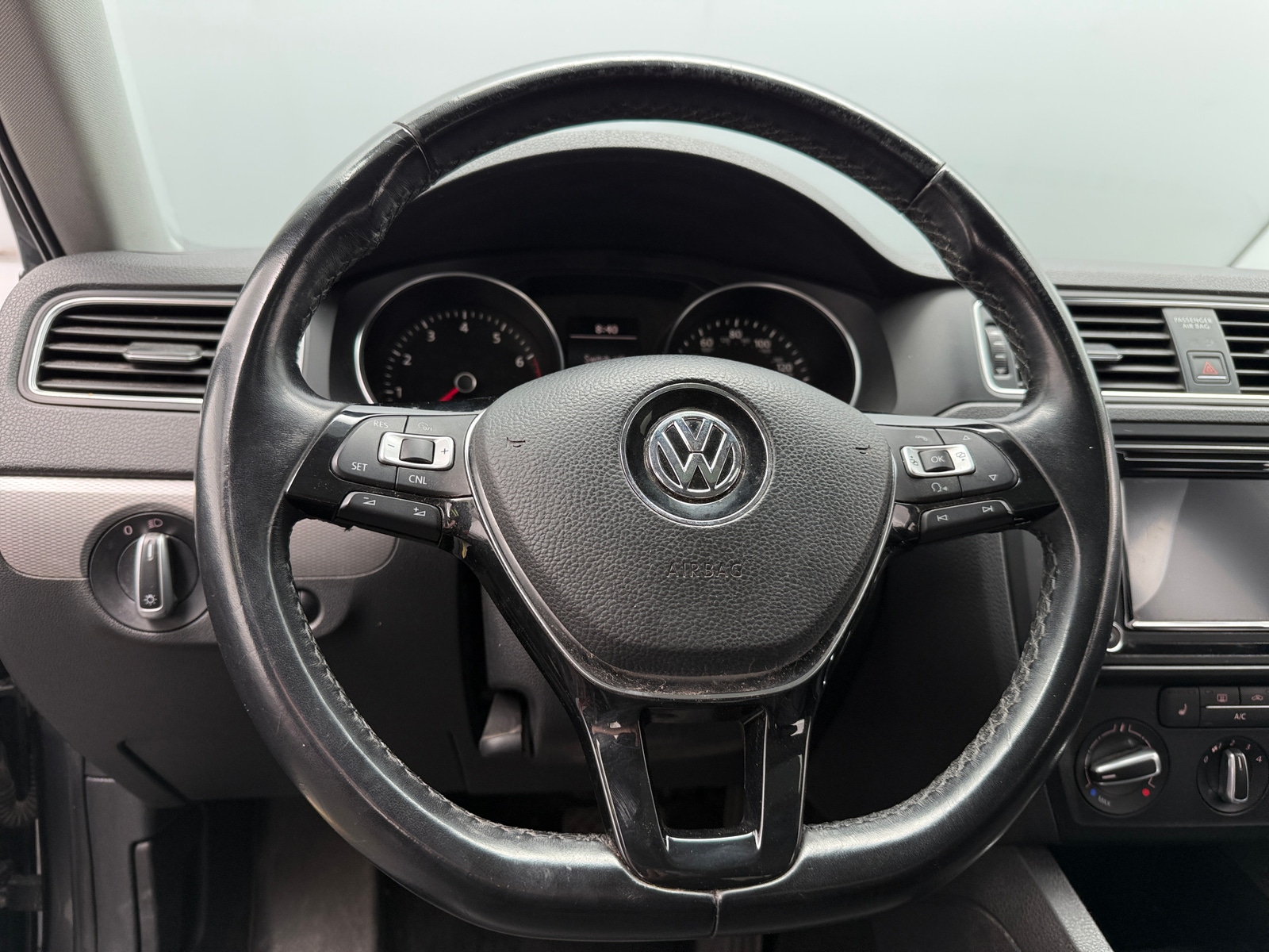 Thumbnail: 2018 Volkswagen Jetta - 4