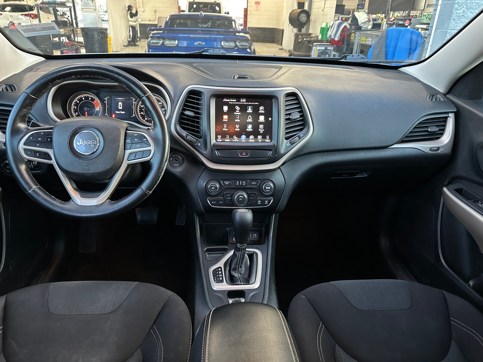 Thumbnail: 2017 Jeep Cherokee - 3