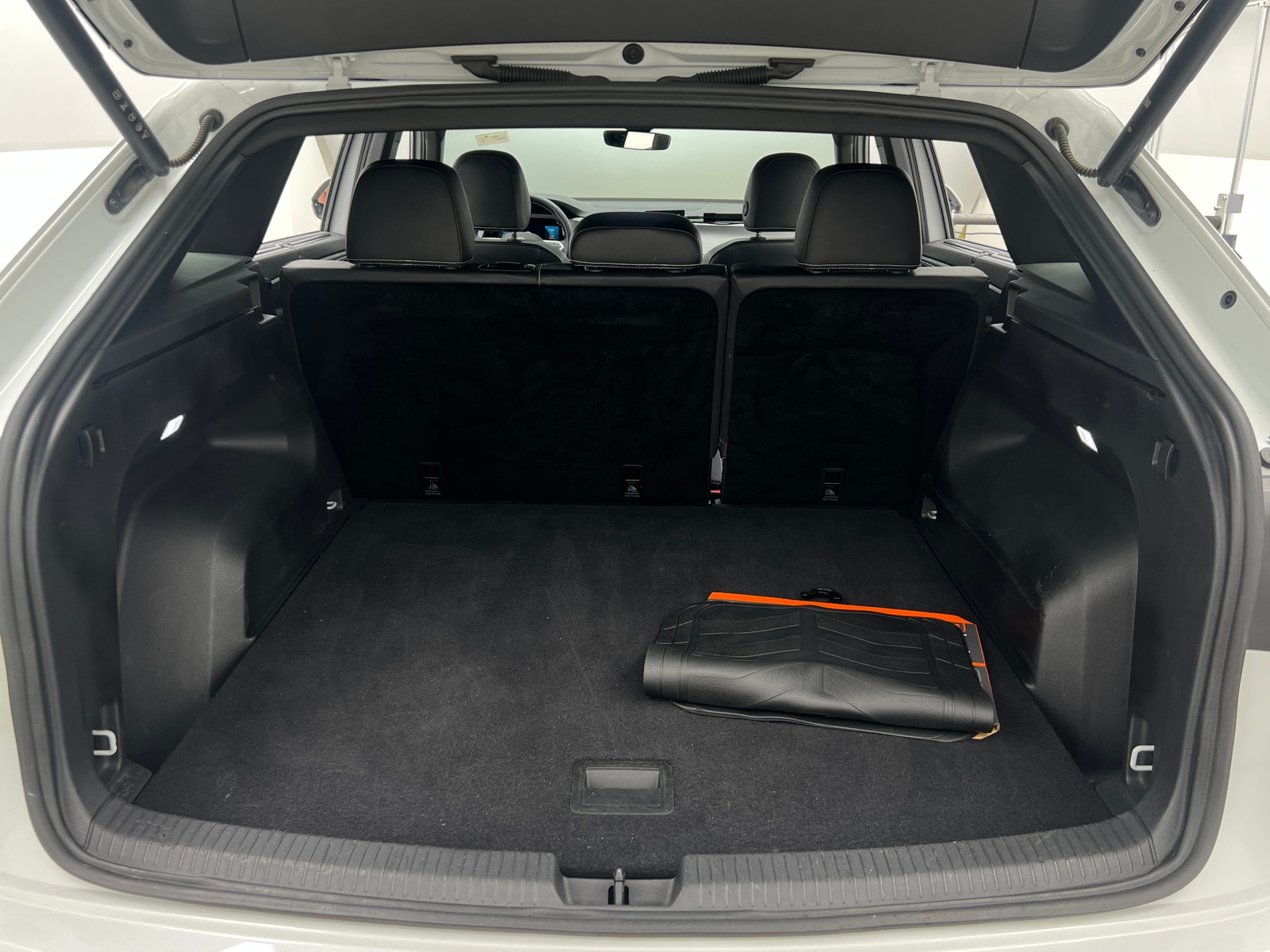 Thumbnail: 2025 Volkswagen Atlas - 6