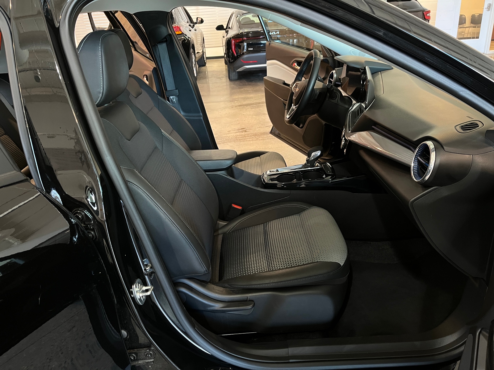 Thumbnail: 2025 Chevrolet Trax - 2