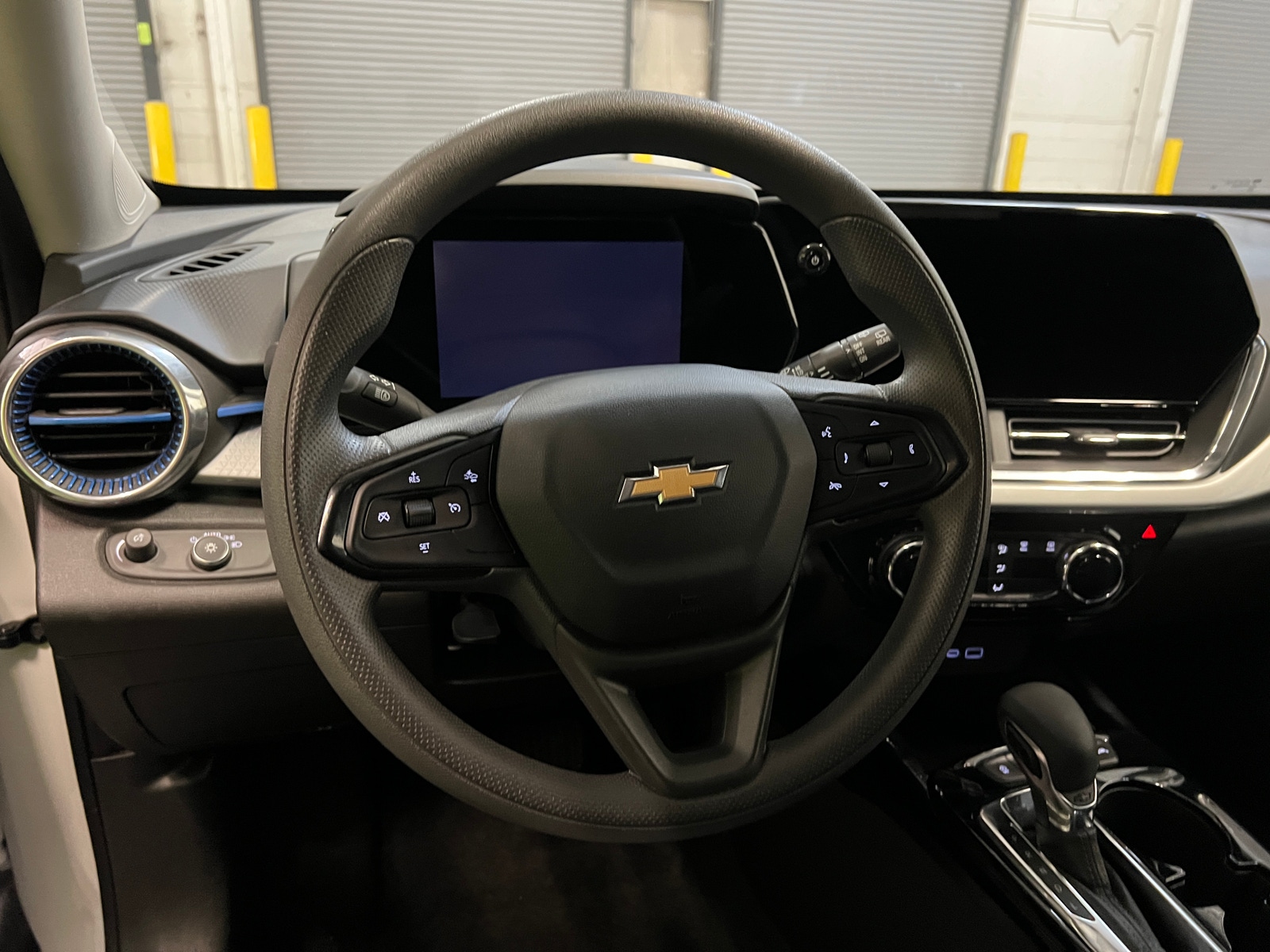 Thumbnail: 2025 Chevrolet Trax - 5