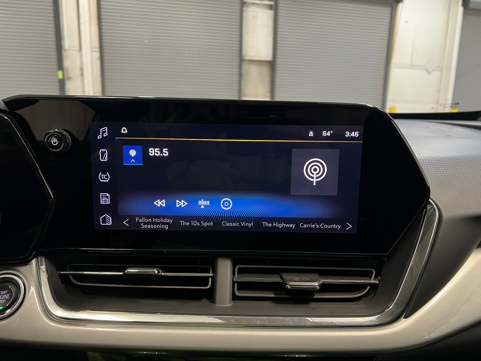 Thumbnail: 2025 Chevrolet Trax - 4