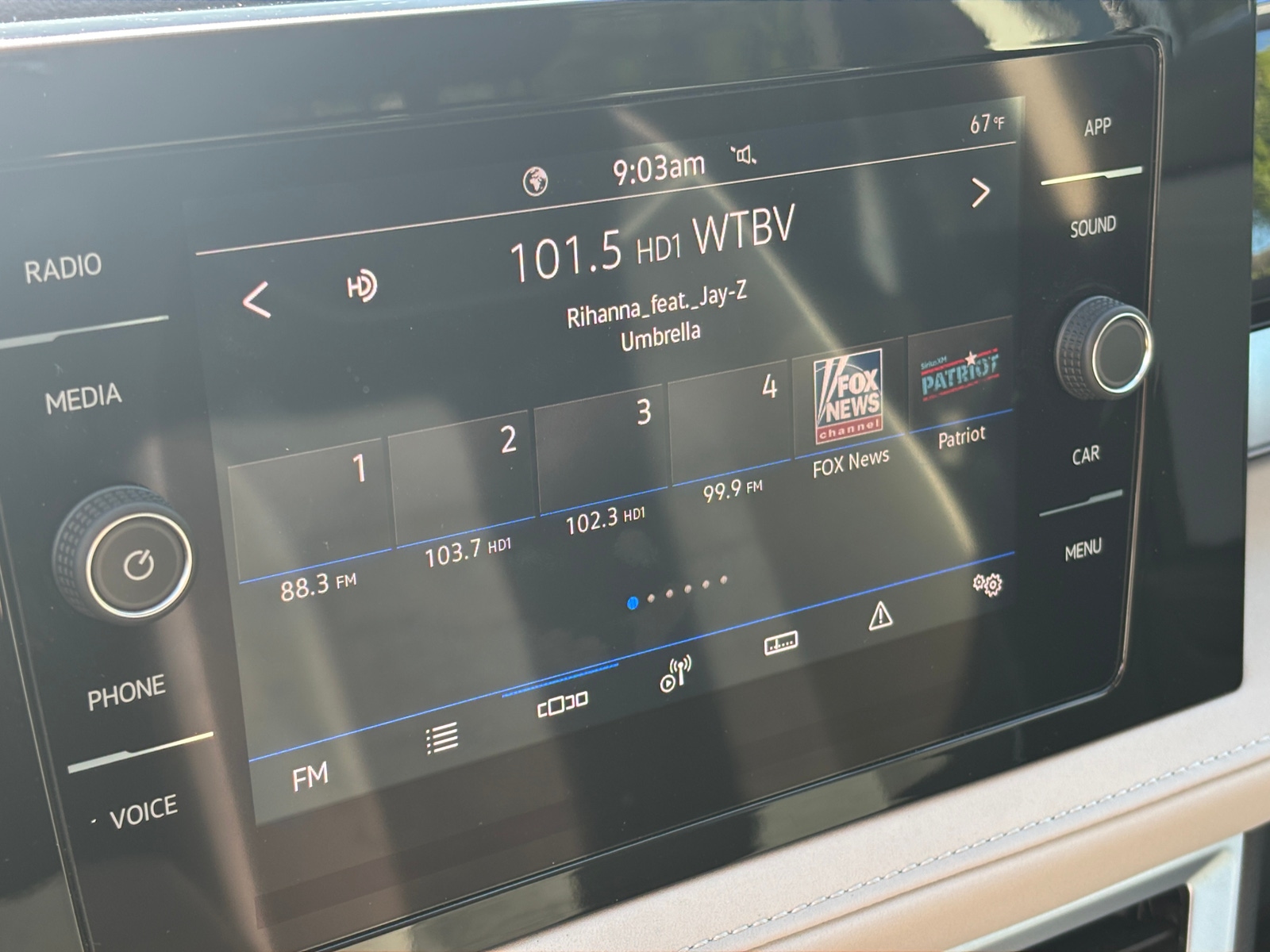 Thumbnail: 2025 Volkswagen Taos - 4