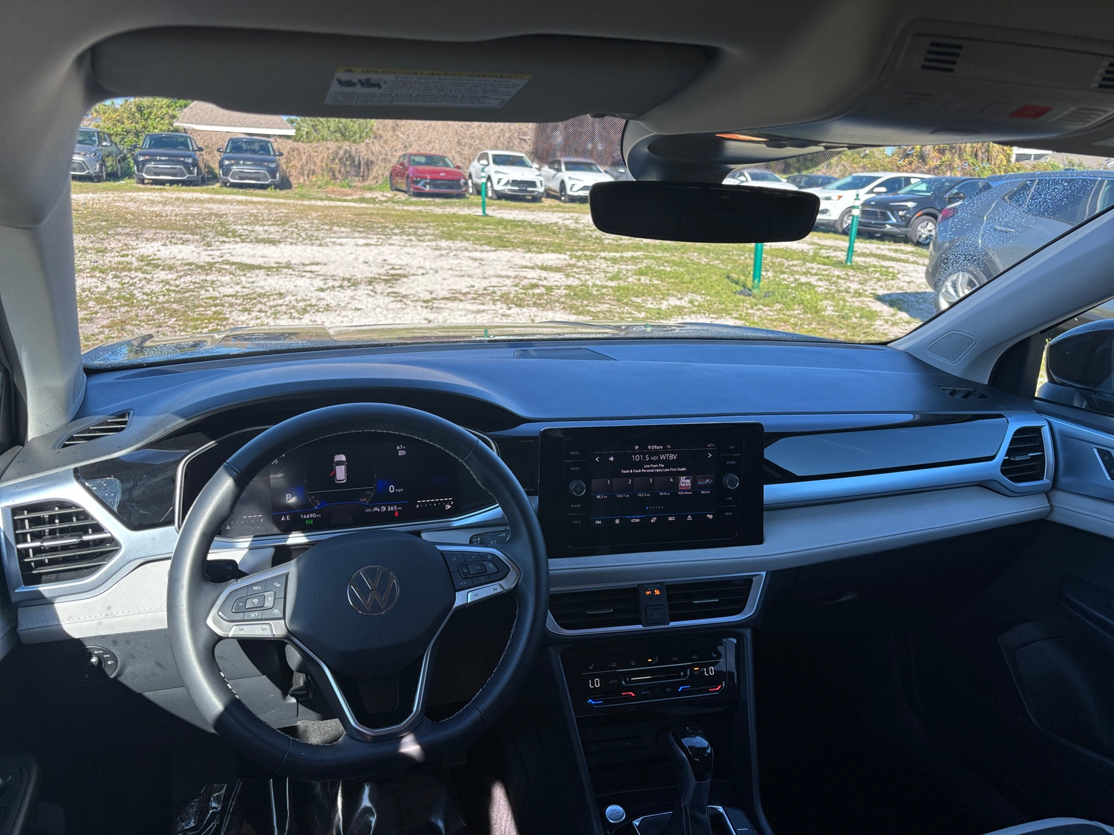 Thumbnail: 2025 Volkswagen Taos - 3