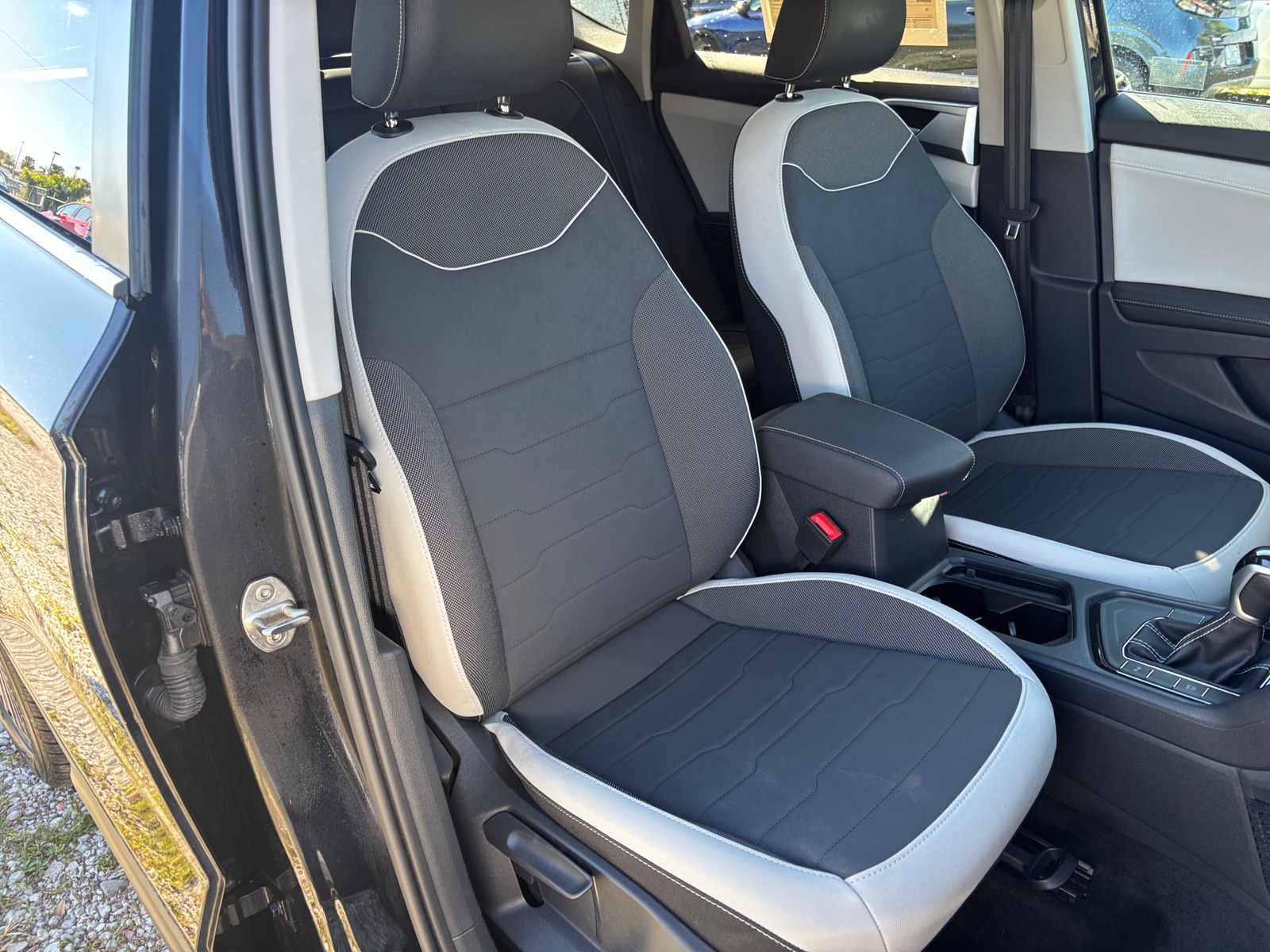 Thumbnail: 2025 Volkswagen Taos - 2