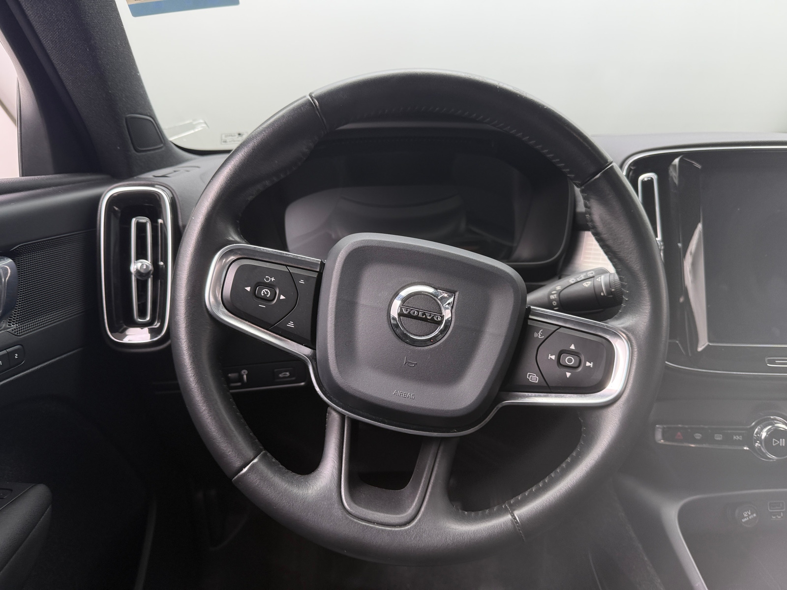 Thumbnail: 2020 Volvo XC40 - 5