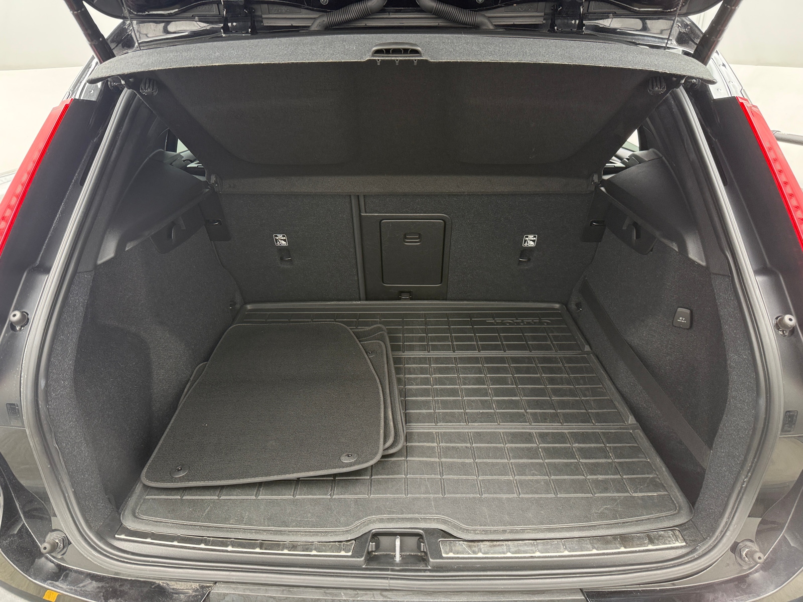 Thumbnail: 2020 Volvo XC40 - 7