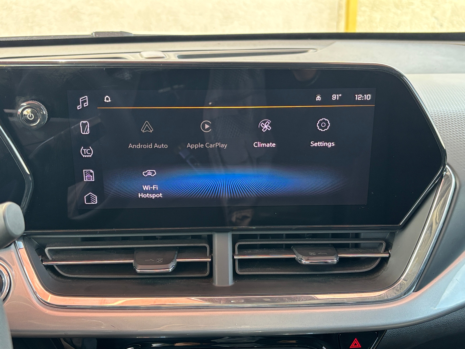 Thumbnail: 2025 Chevrolet Trax - 4