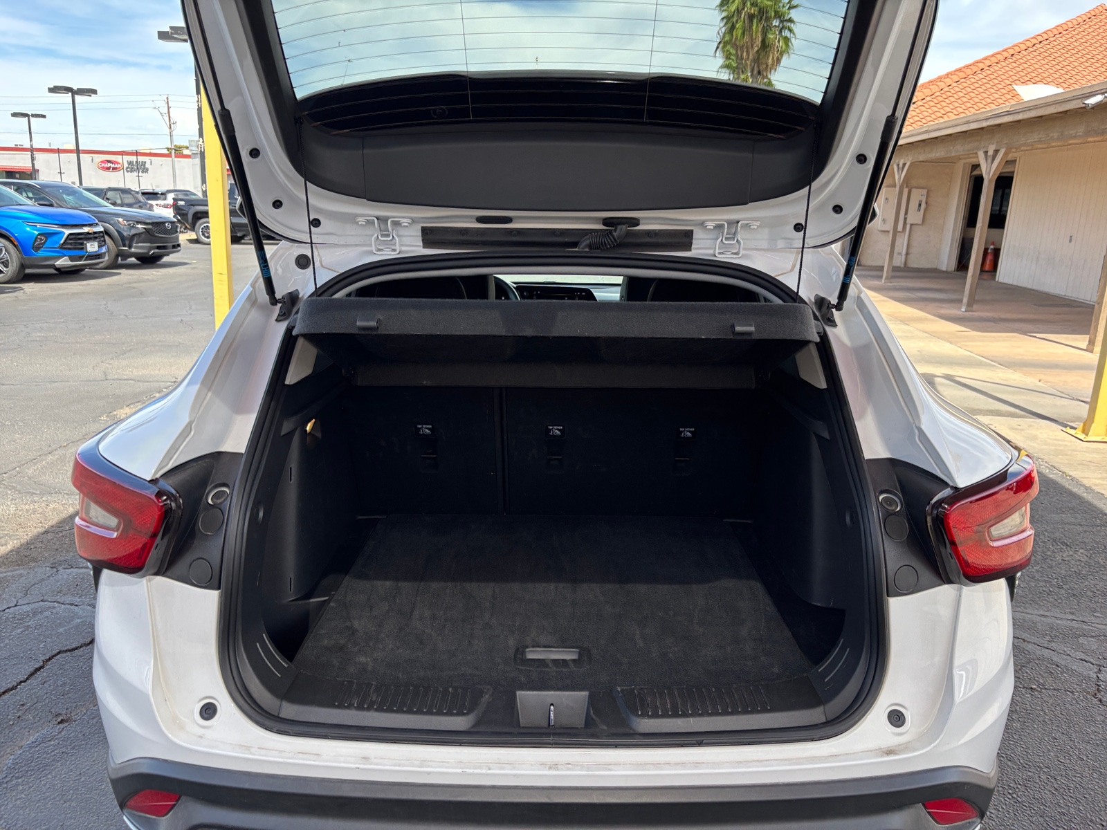 Thumbnail: 2025 Chevrolet Trax - 6