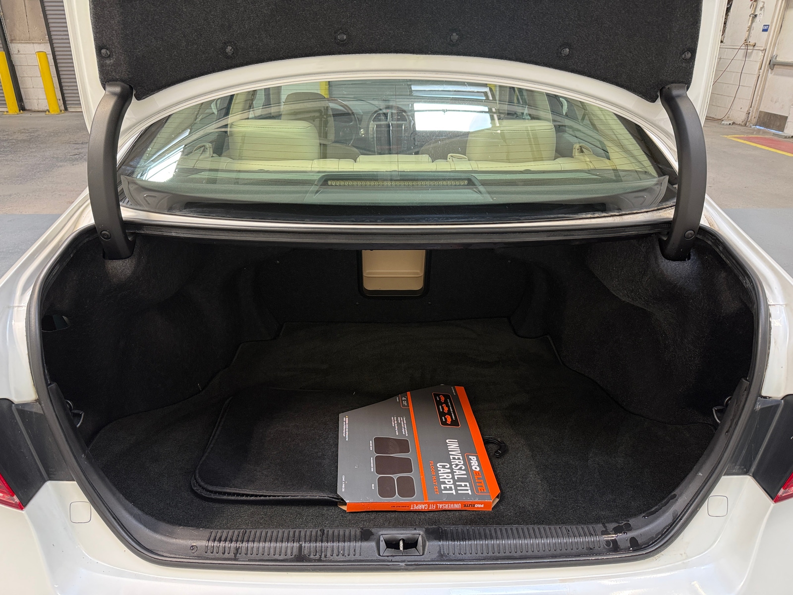 Thumbnail: 2011 Lexus ES - 6