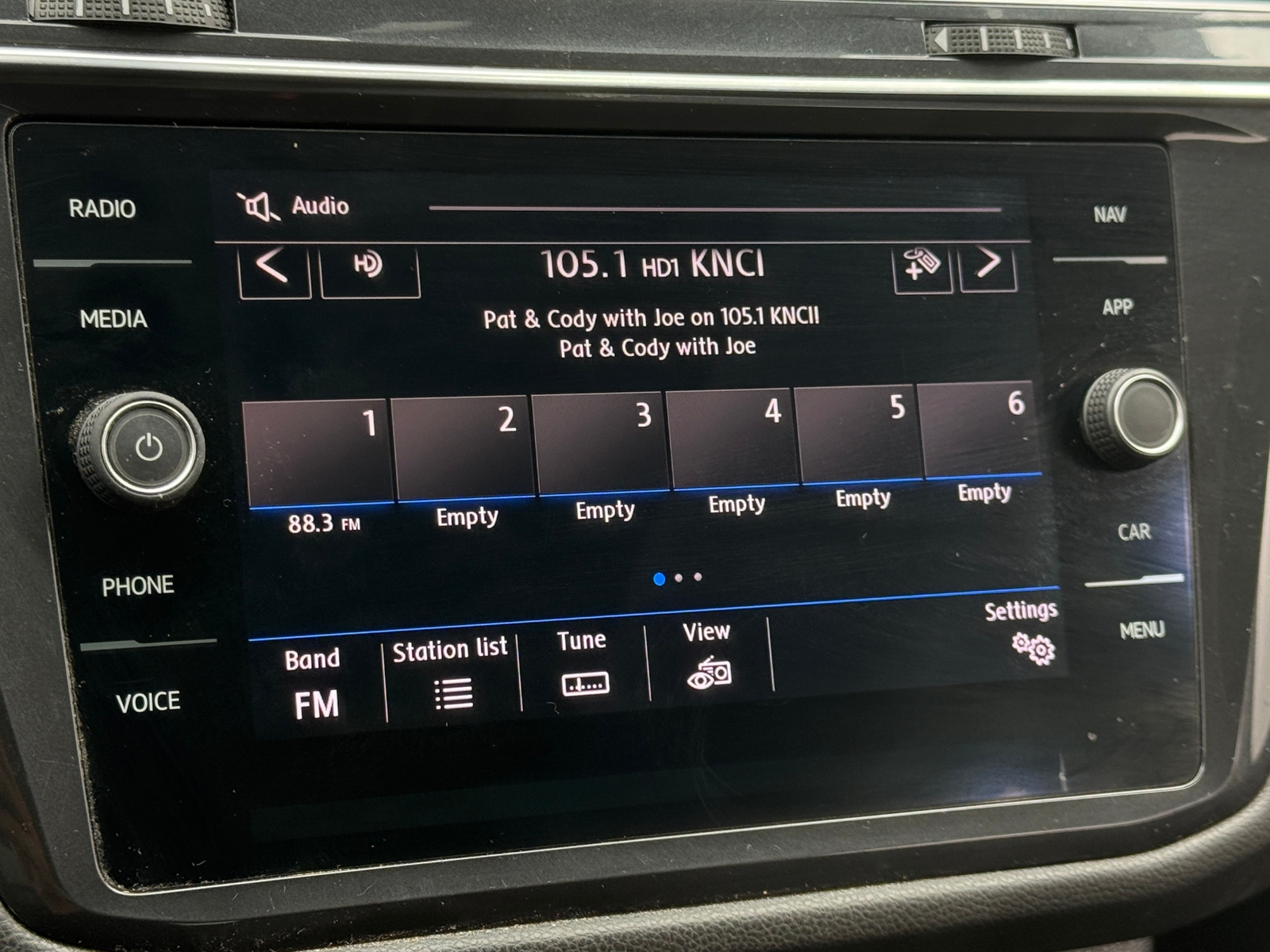 Thumbnail: 2019 Volkswagen Tiguan - 3