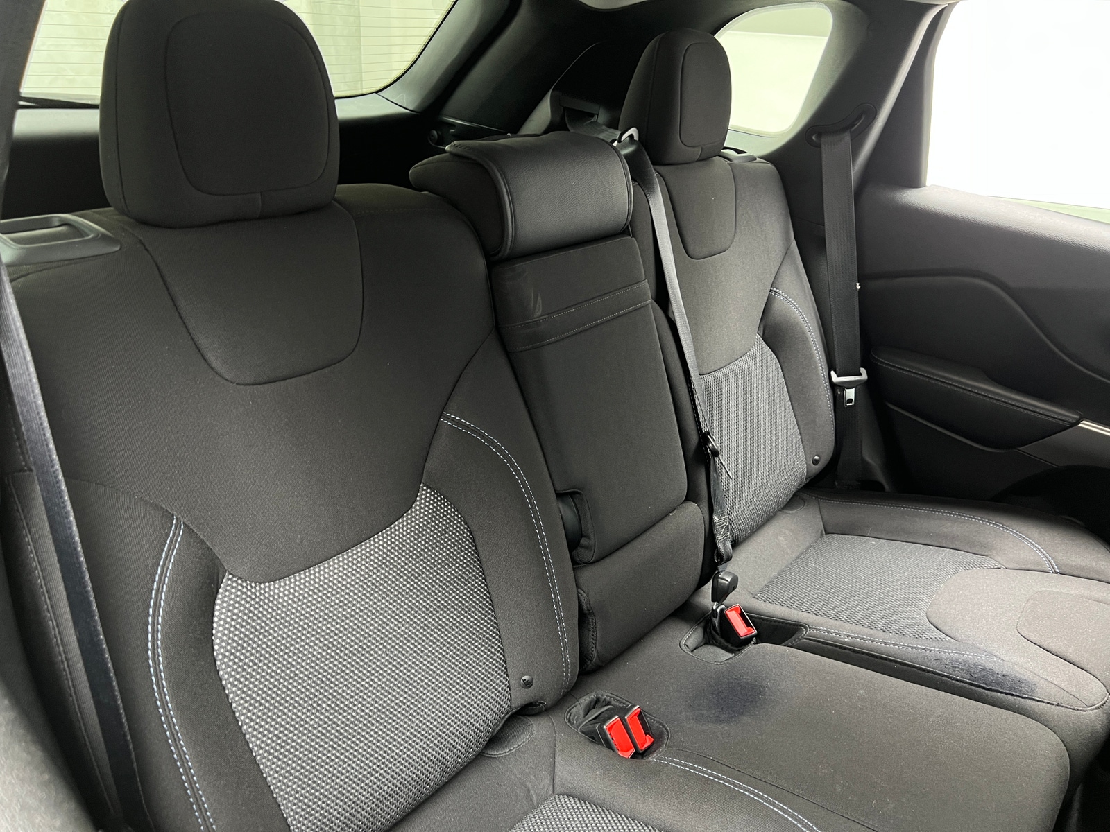 Thumbnail: 2019 Jeep Cherokee - 6