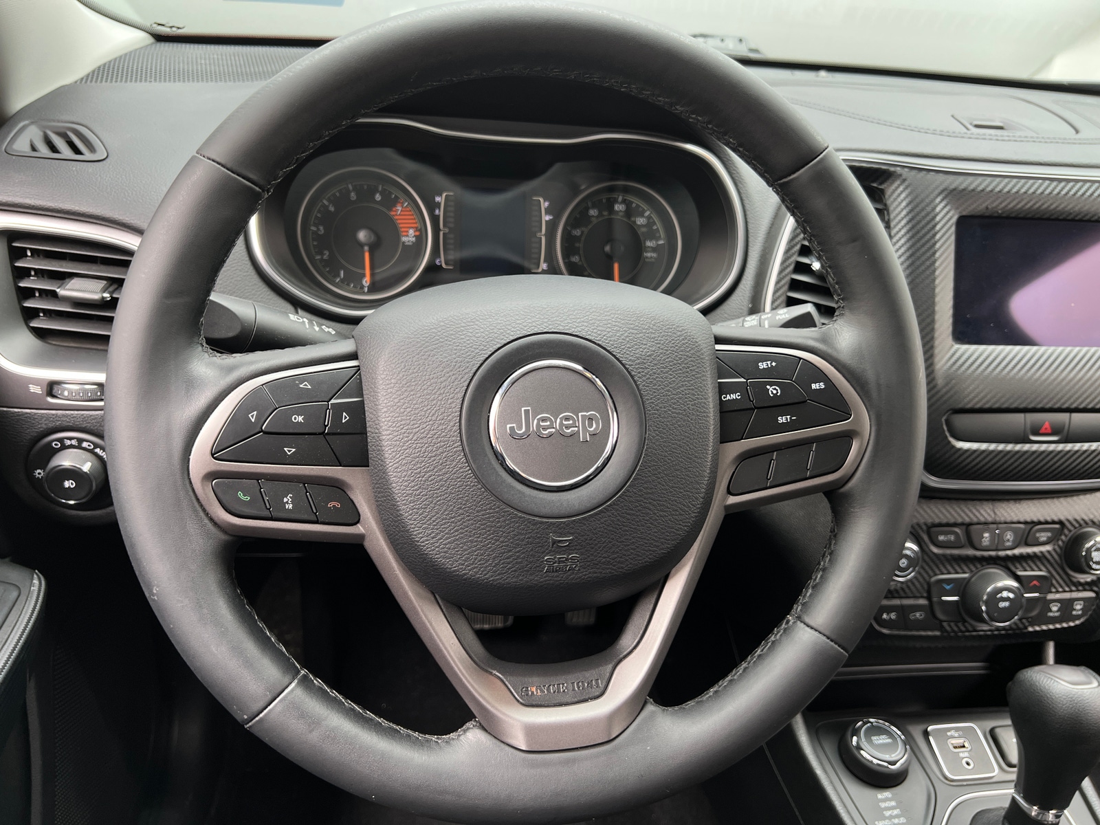 Thumbnail: 2019 Jeep Cherokee - 5