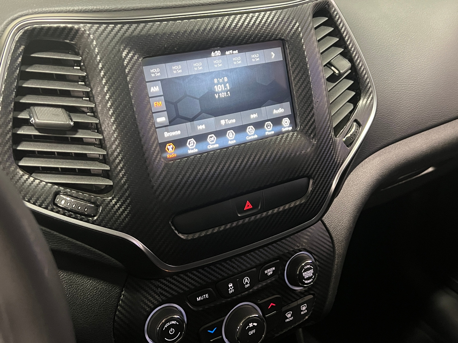 Thumbnail: 2019 Jeep Cherokee - 4