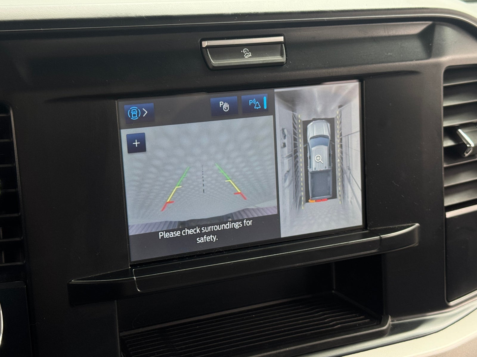 Thumbnail: 2025 Ford Econoline - 4