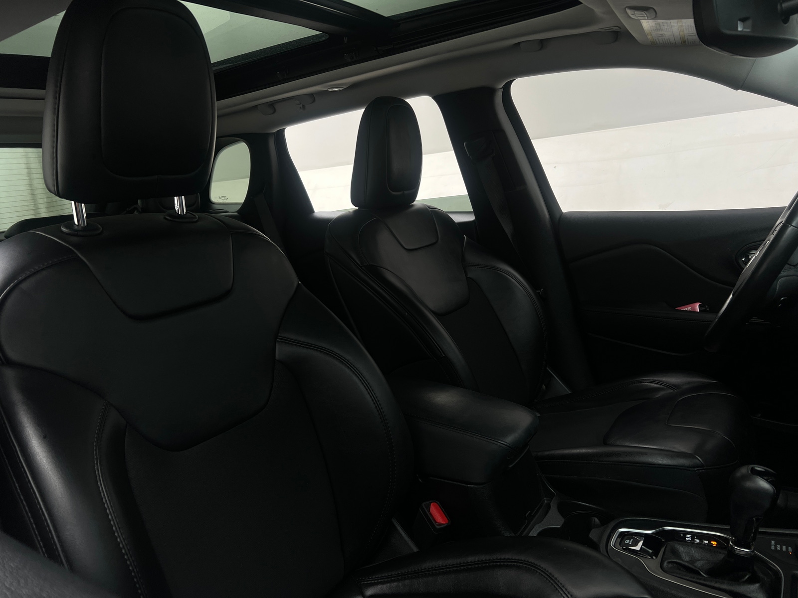 Thumbnail: 2019 Jeep Cherokee - 2