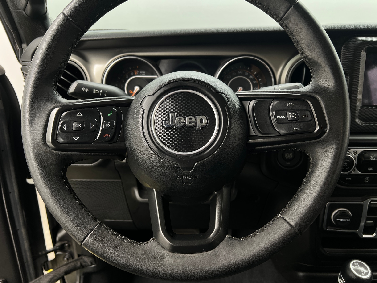 Thumbnail: 2023 Jeep Gladiator - 5