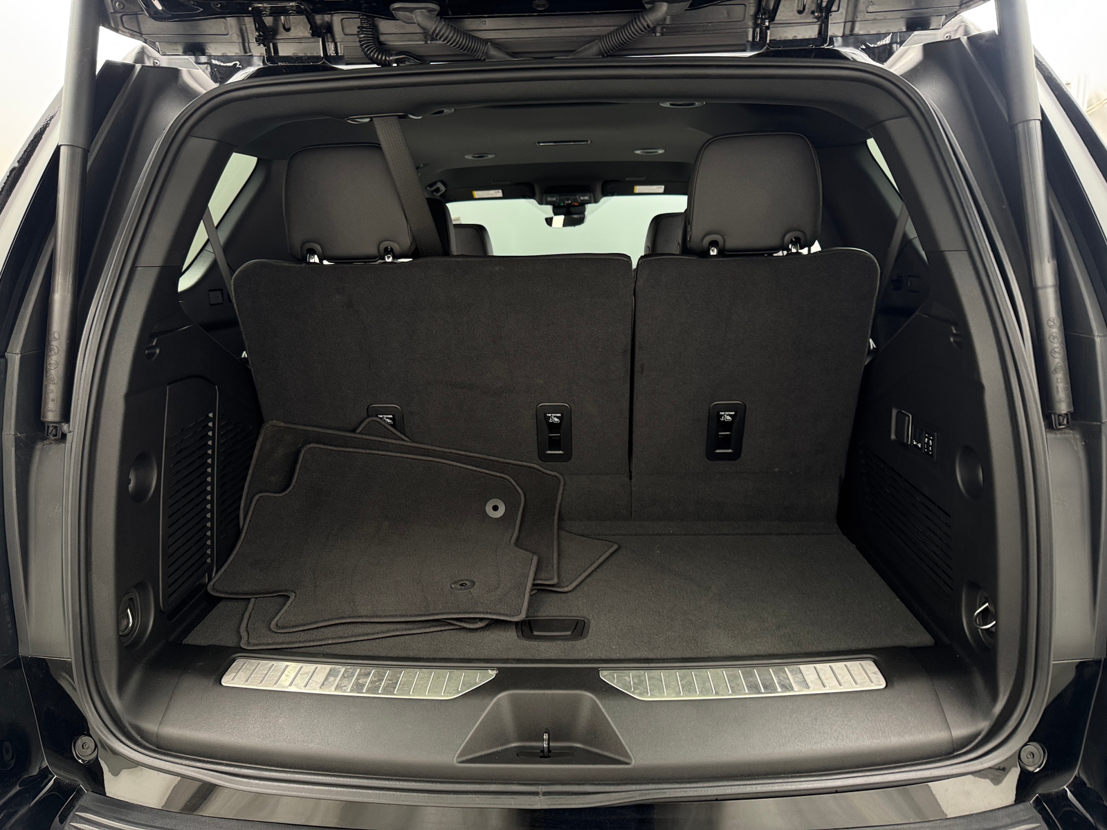 Thumbnail: 2025 Chevrolet Tahoe - 6