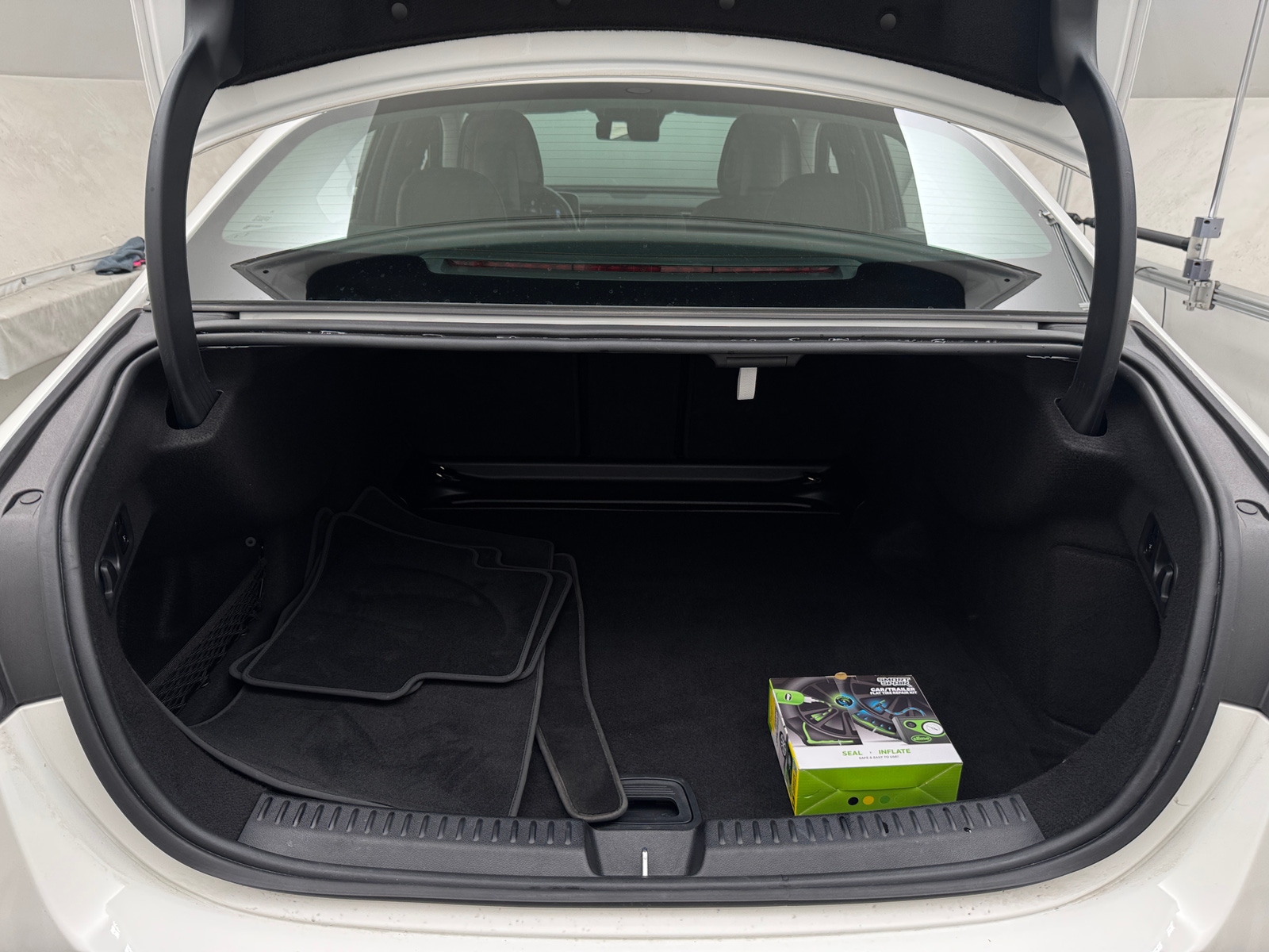 Thumbnail: 2024 Mercedes-Benz E-Class - 6