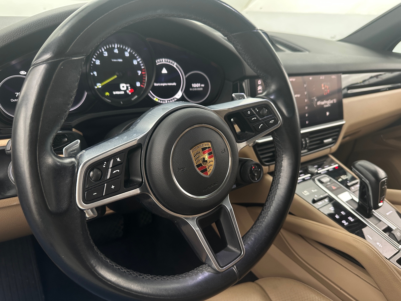 Thumbnail: 2021 Porsche Cayenne - 4