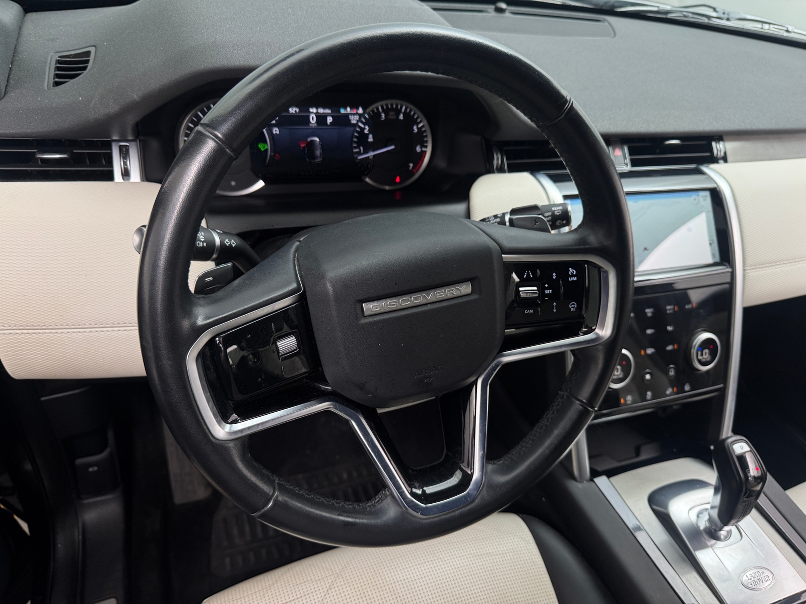 Thumbnail: 2023 Land Rover Discovery Sport - 4