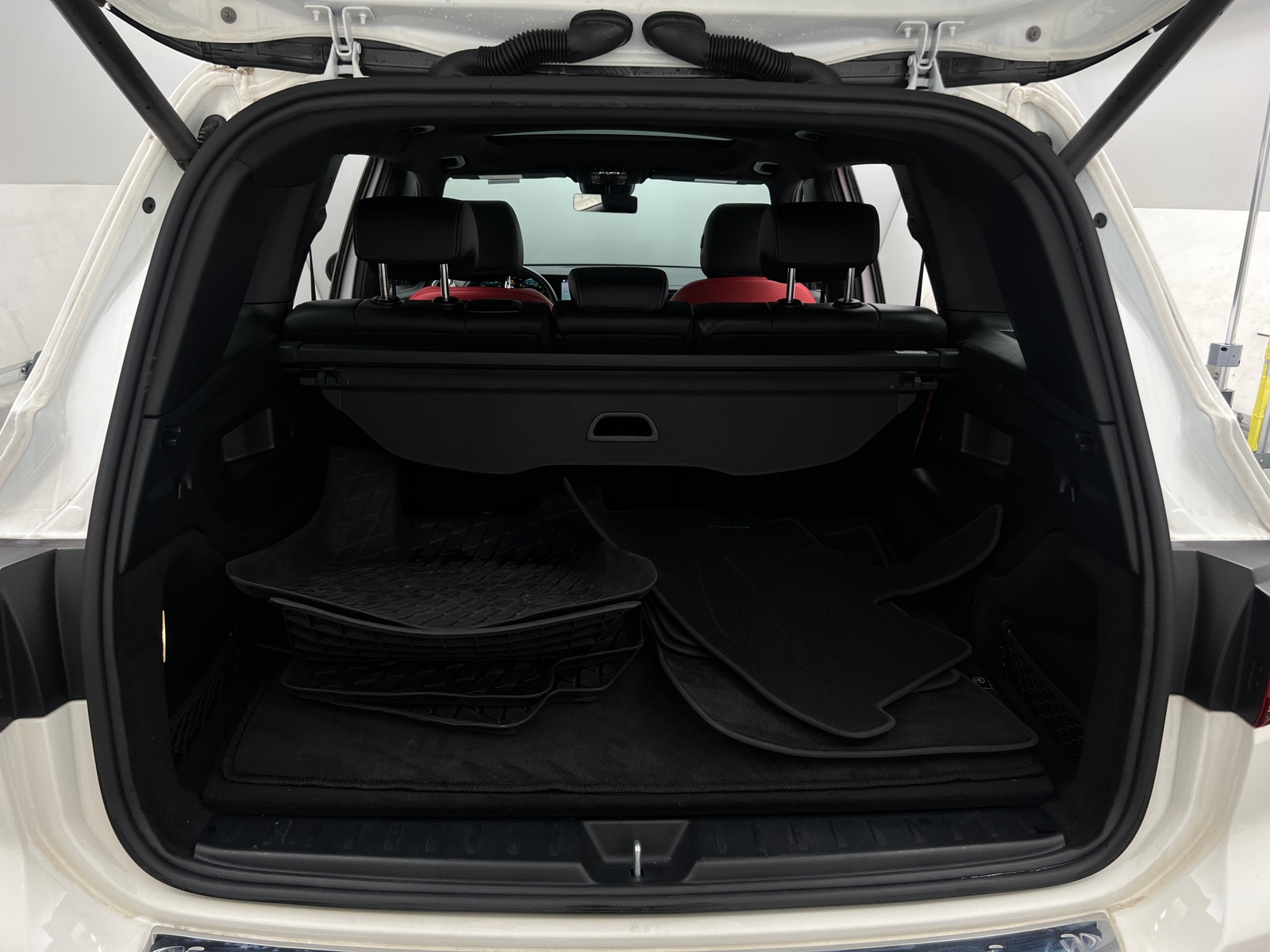 Thumbnail: 2022 Mercedes-Benz GLB - 6